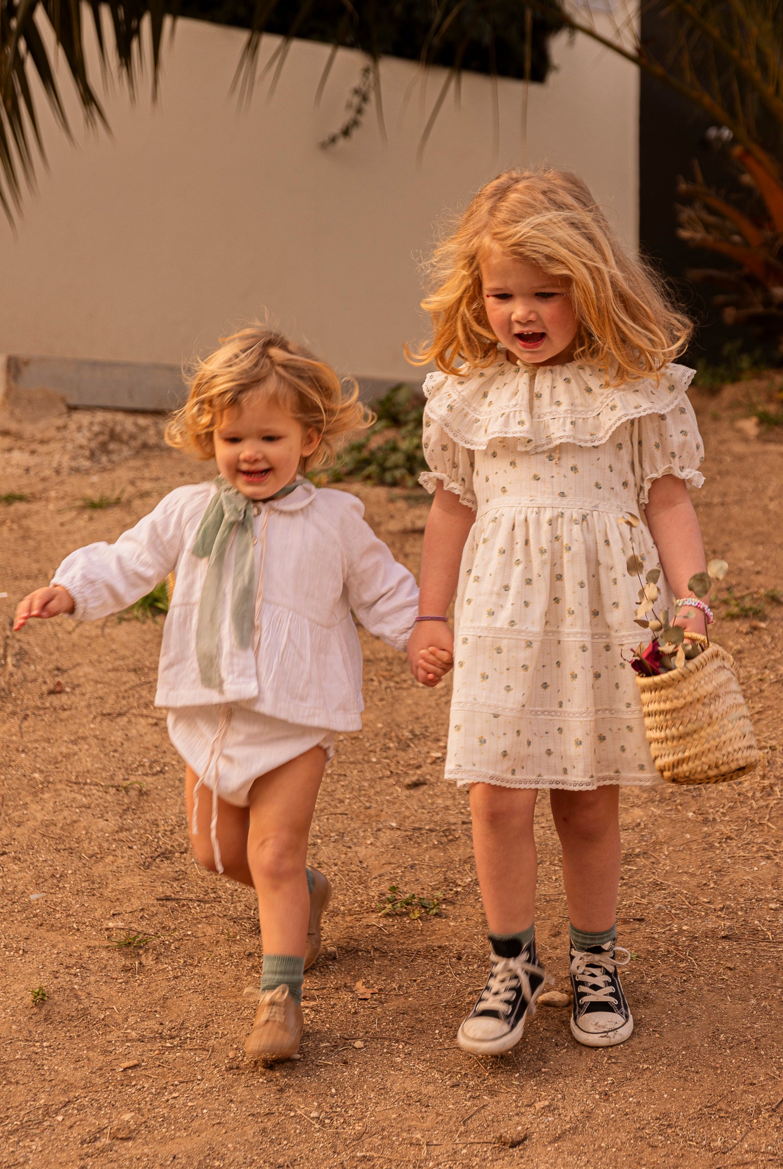 Traje Arras Flores con delantal Yves de Cosmosophie