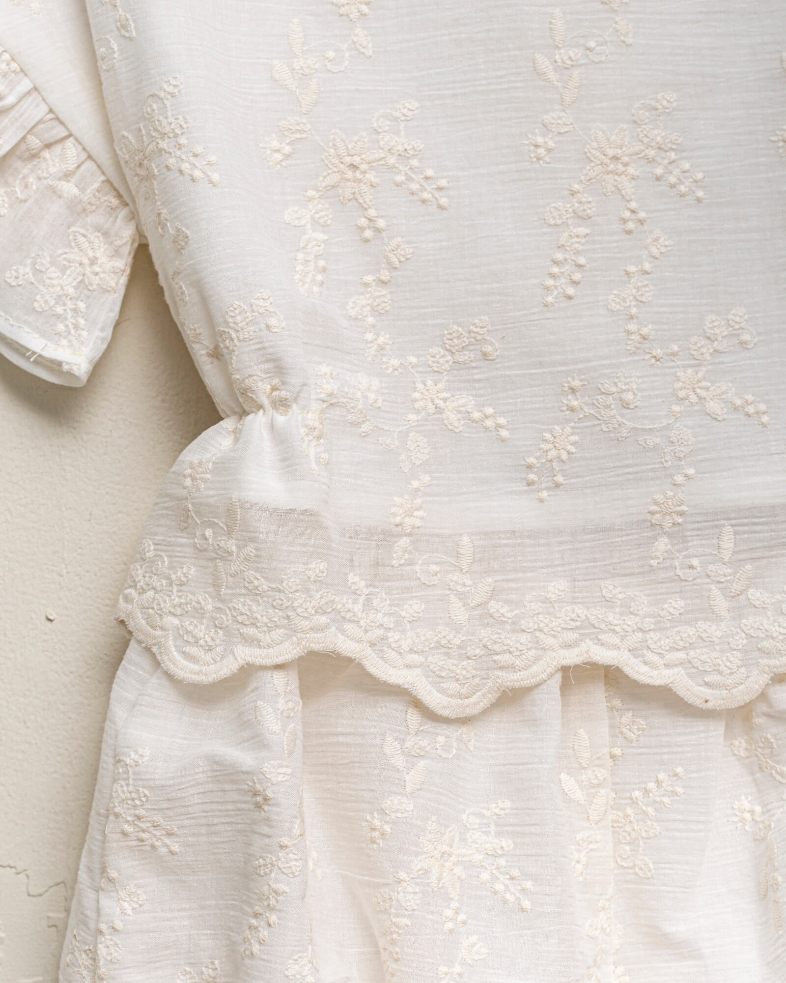 Conjunto bambula bordada para niña Cosmosphie