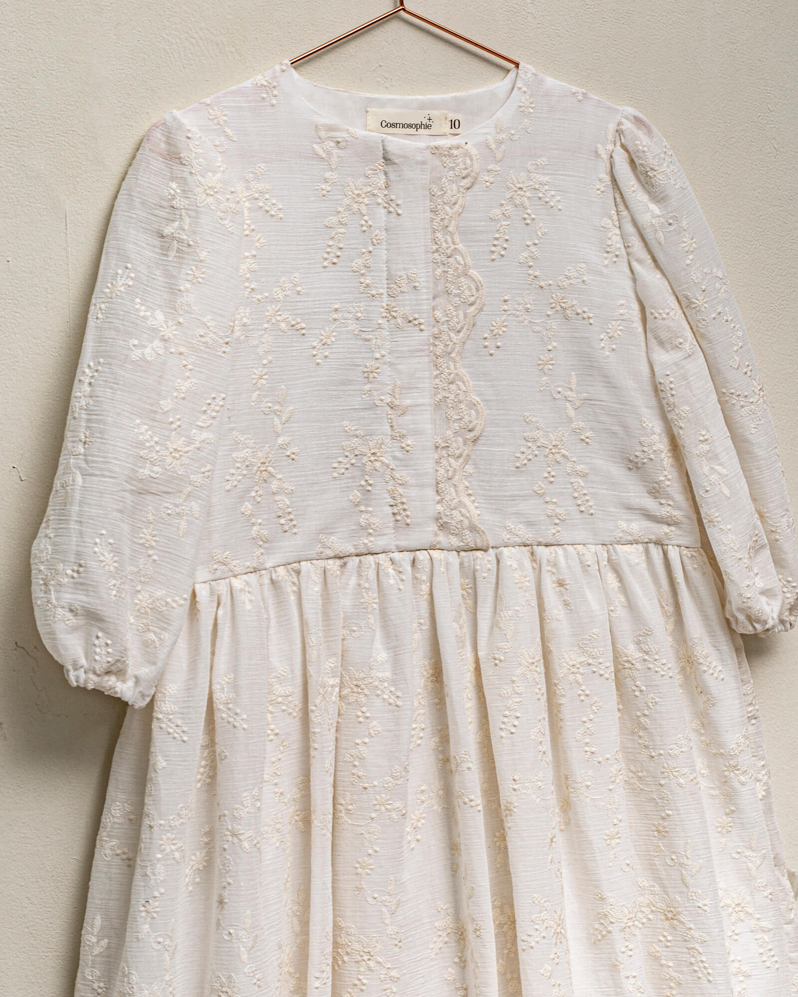 Vestido de bambula bordada para niña Cosmosophie