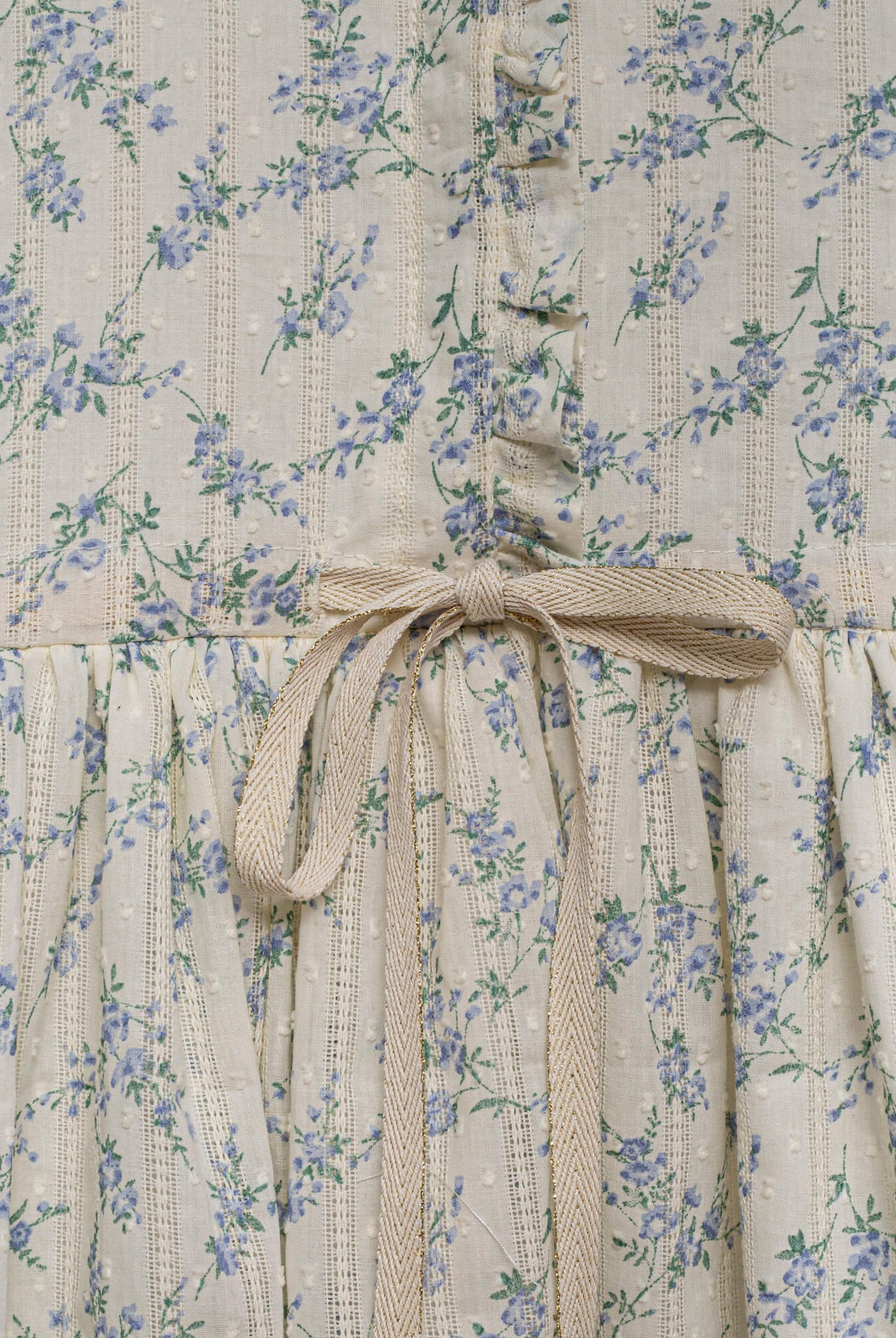 Vestido bordado de flores azules cosmosophie