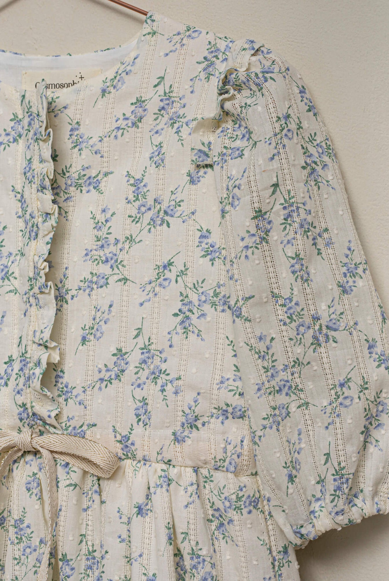 Vestido bordado de flores azules cosmosophie