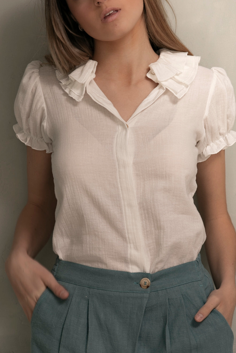 Blusa mujer con cuello de volantes