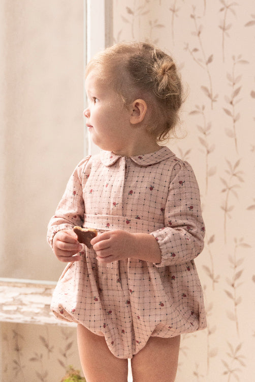 Ranita de bebe rosa con fresas Chaumont de Cosmosophie