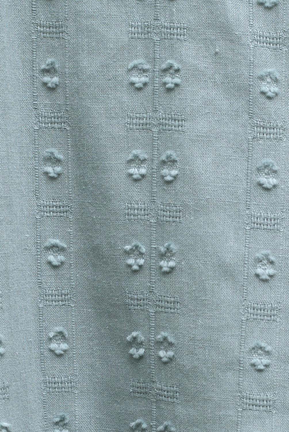 Vestido de niña invitada en azul verdoso con cuello de encaje. Para boda o primera comunion. Cosmosophie