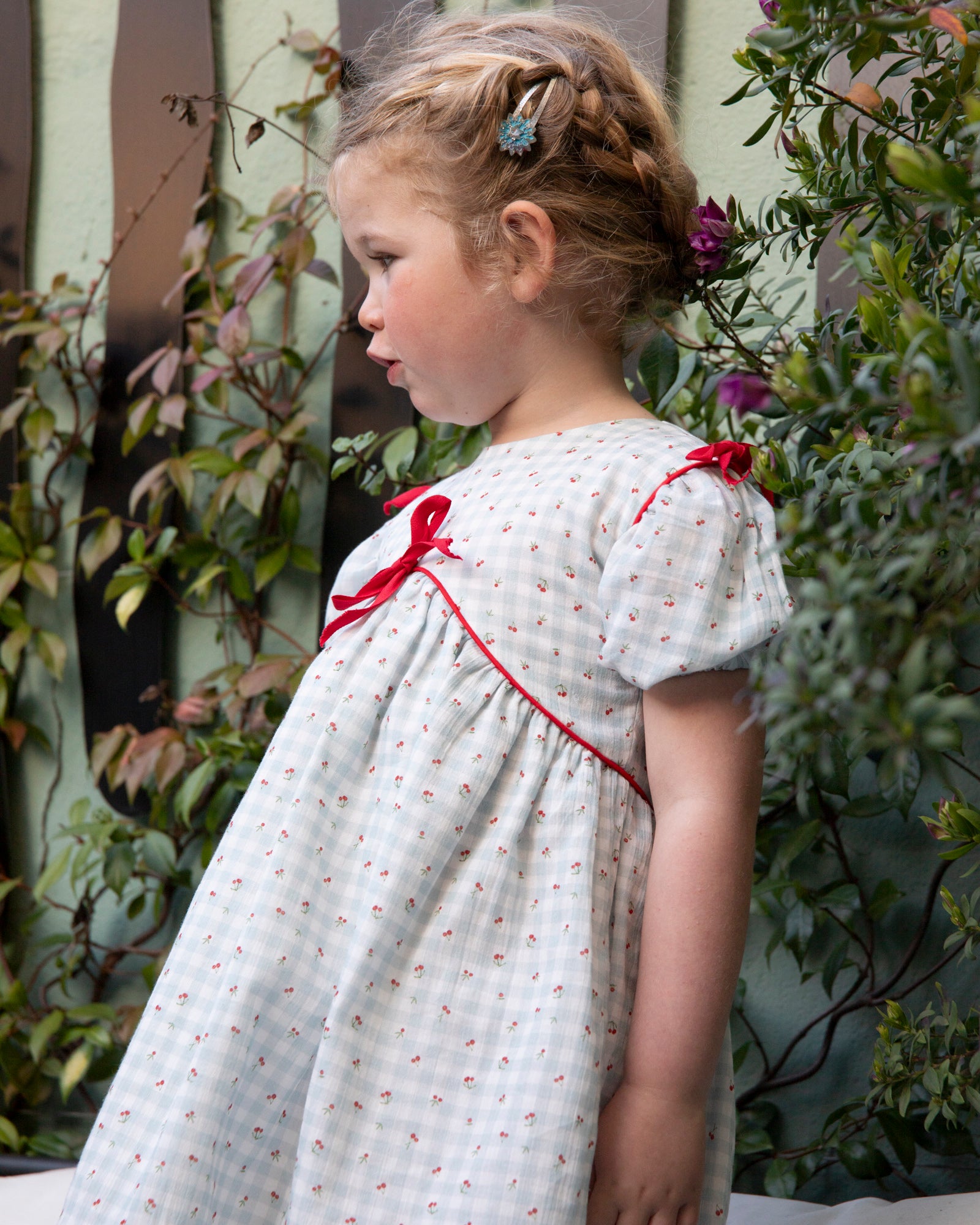 Vestido Cox vichy azul con estampado de cerezas Cherry