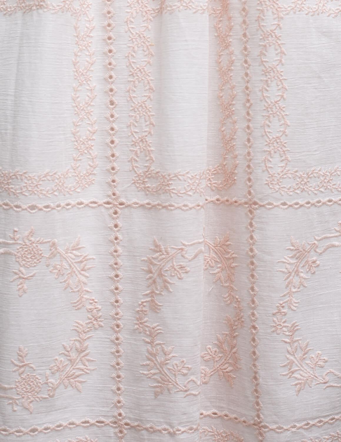 Vestido de tirantes Dune Blanco con bordados rosas para arras Cosmosophie