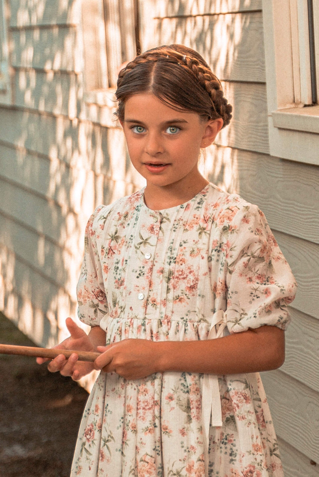 Vestido flores niña invitada a boda Cosmosophie