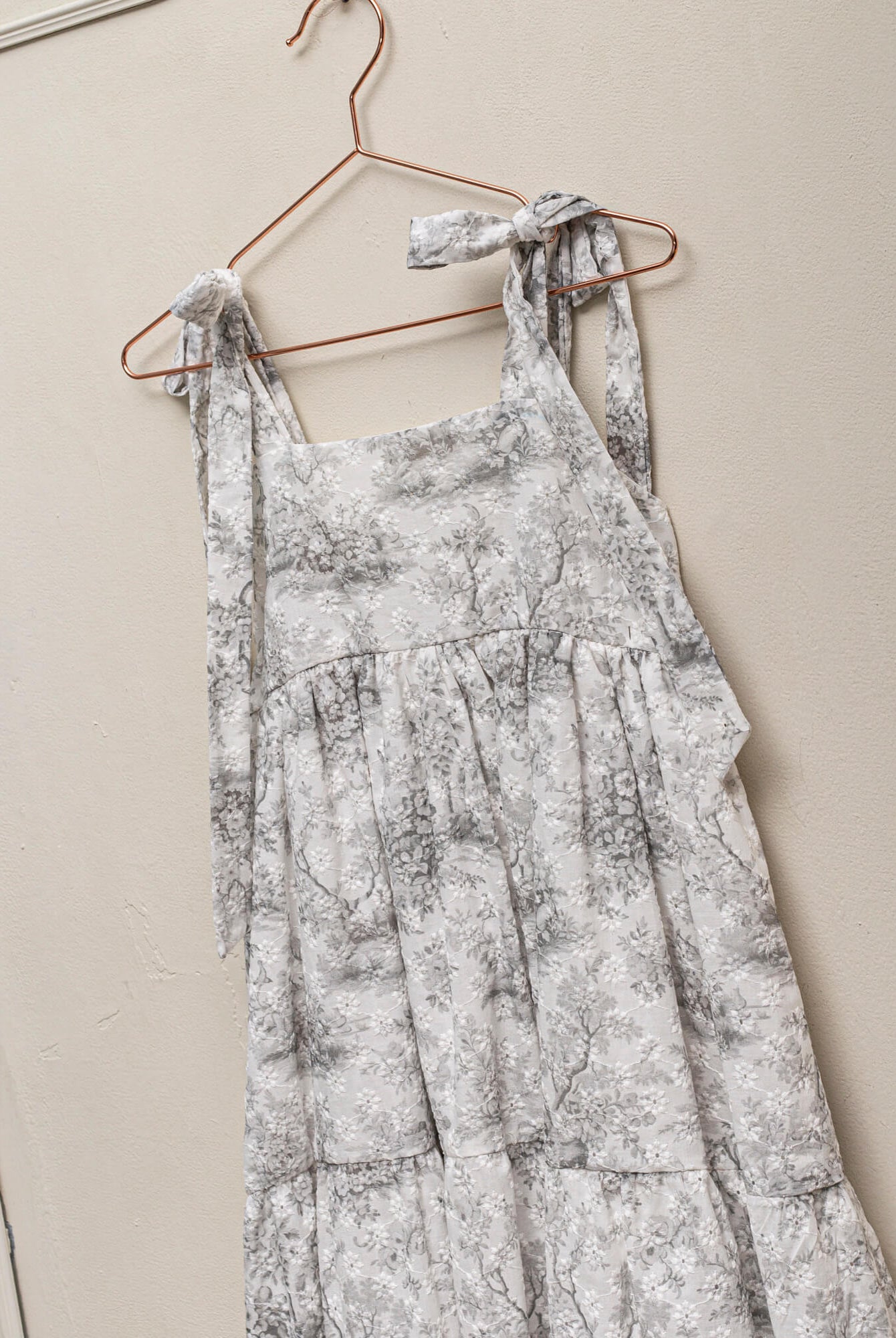 Vestido batistas bordada Toile de Jouy Cosmosophie