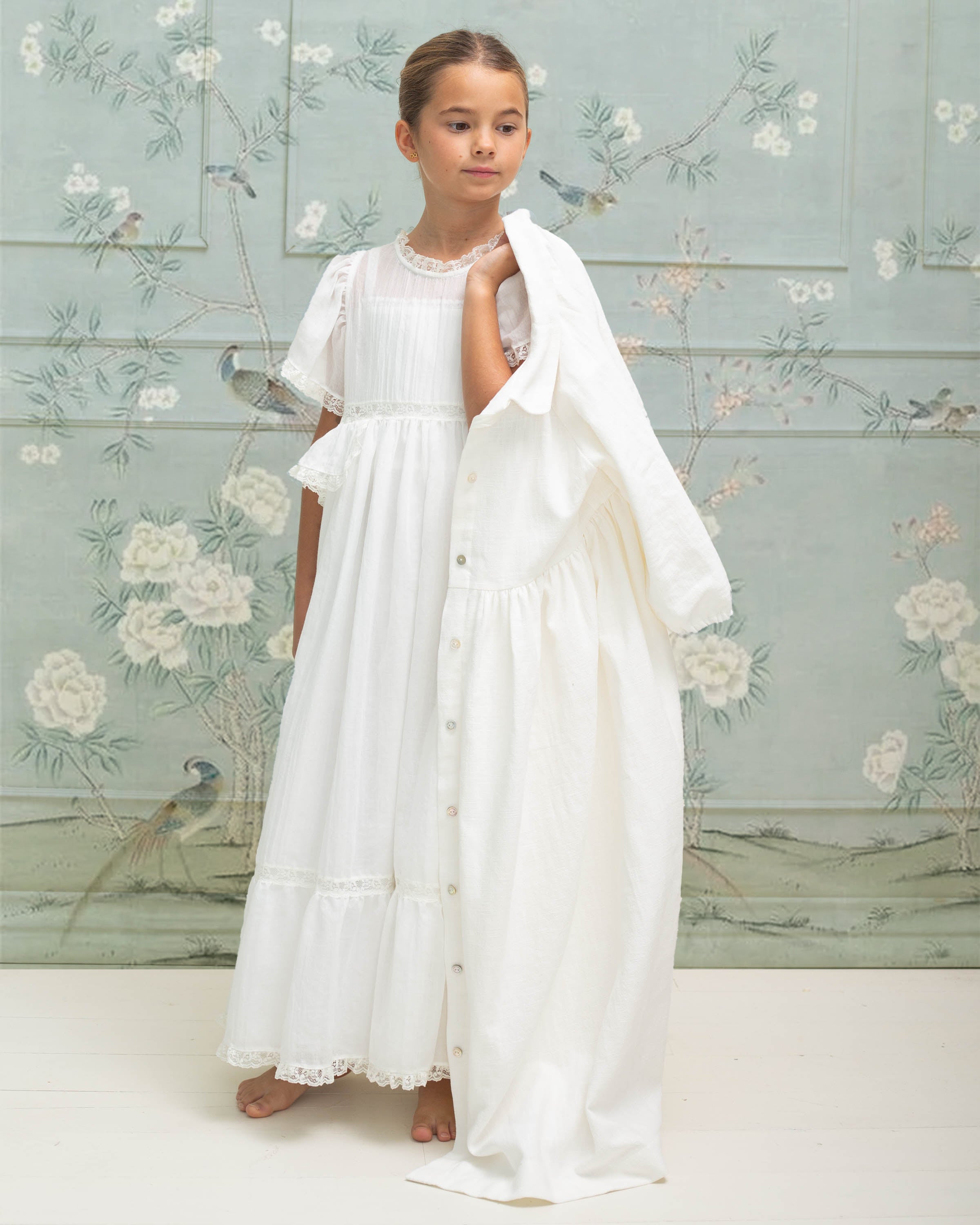 Abrigo chaqueta de primera comunion en lino blanco de Cosmosophie