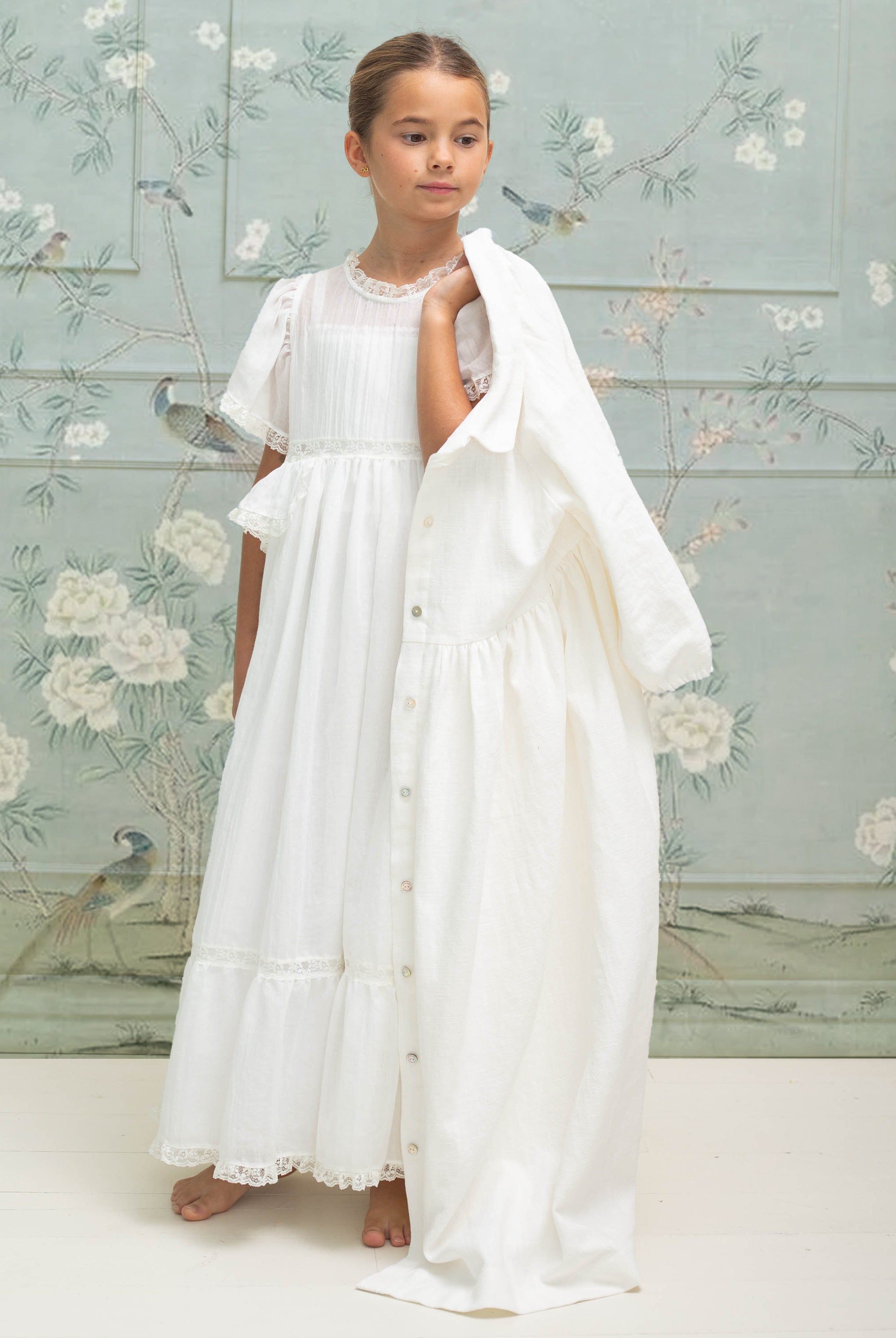 Abrigo chaqueta de primera comunion en lino blanco de Cosmosophie