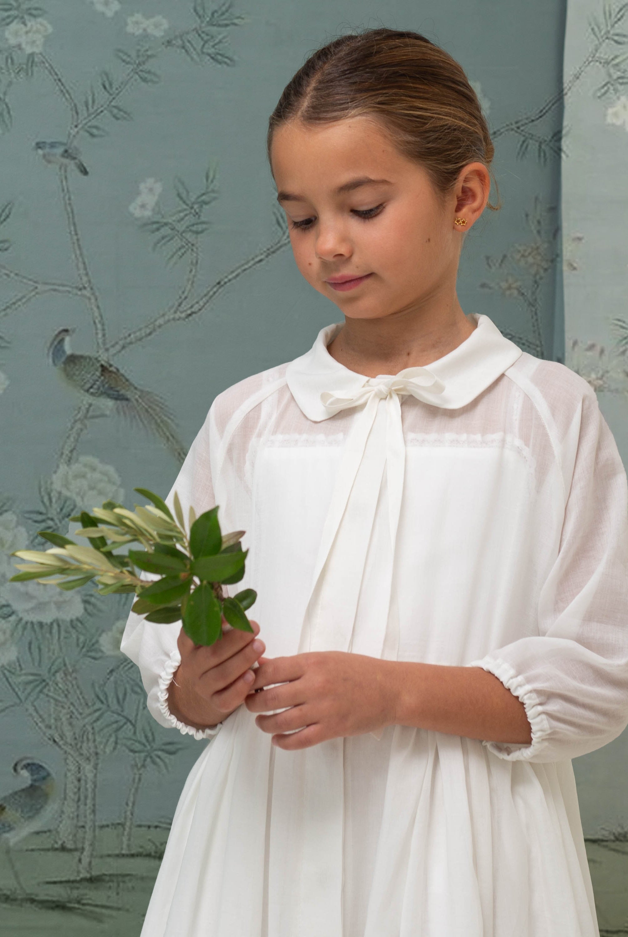 Vestido de comunión niña blanco modelo Gemini. Cosmosophie