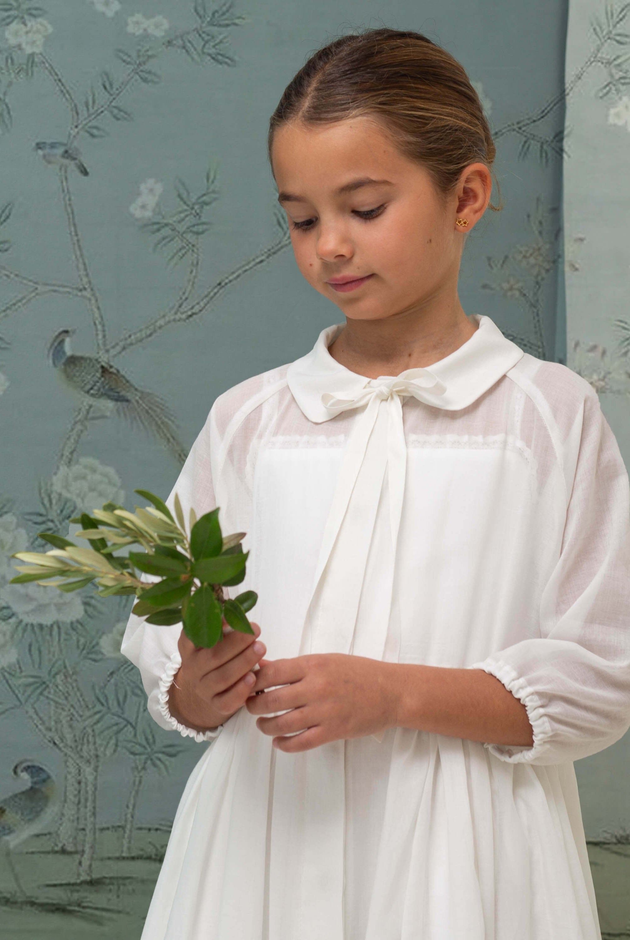 Vestido de comunión niña blanco modelo Gemini. Cosmosophie