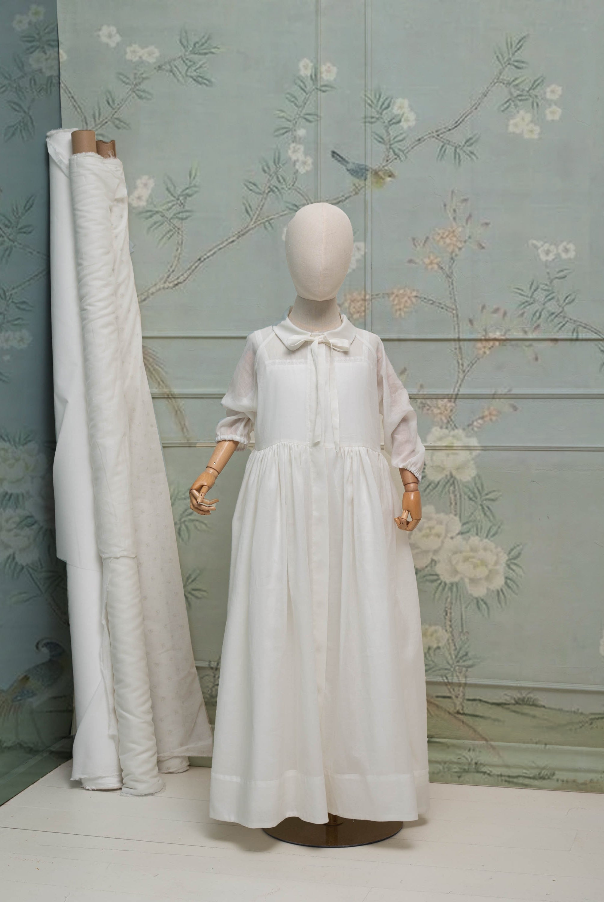 Vestido de comunión niña blanco modelo Gemini. Cosmosophie