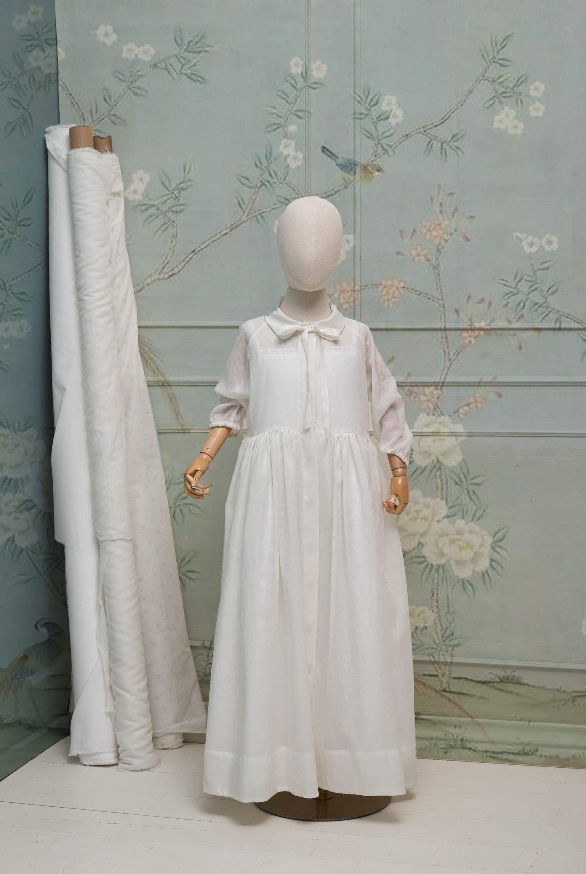 Vestido de comunión niña blanco modelo Gemini. Cosmosophie