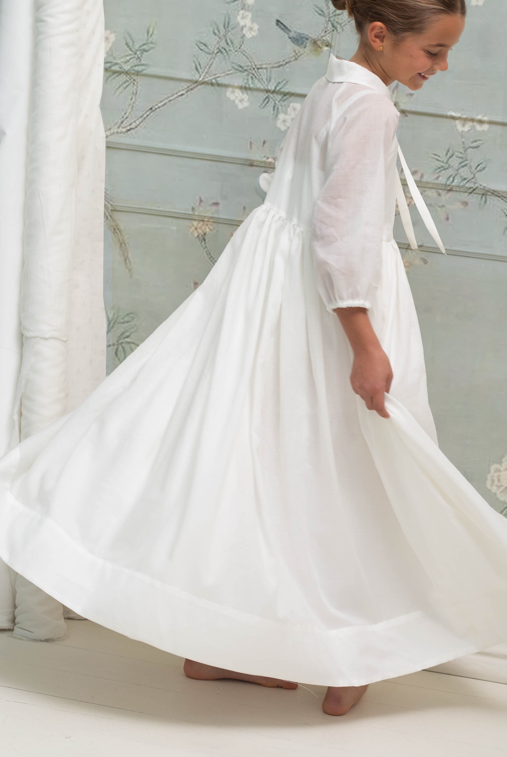 Vestido de comunión niña blanco modelo Gemini. Cosmosophie