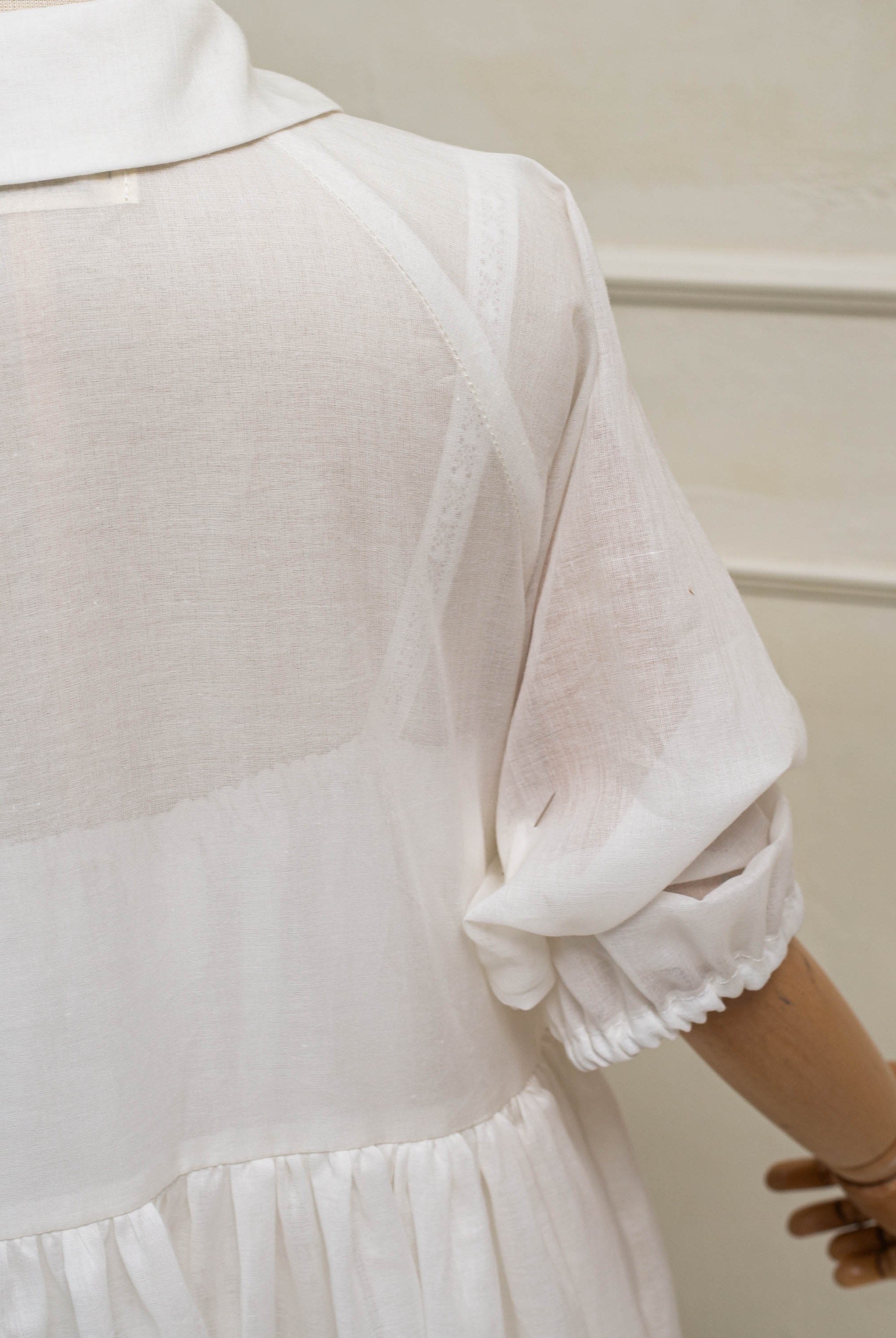 Vestido de comunión niña blanco modelo Gemini. Cosmosophie