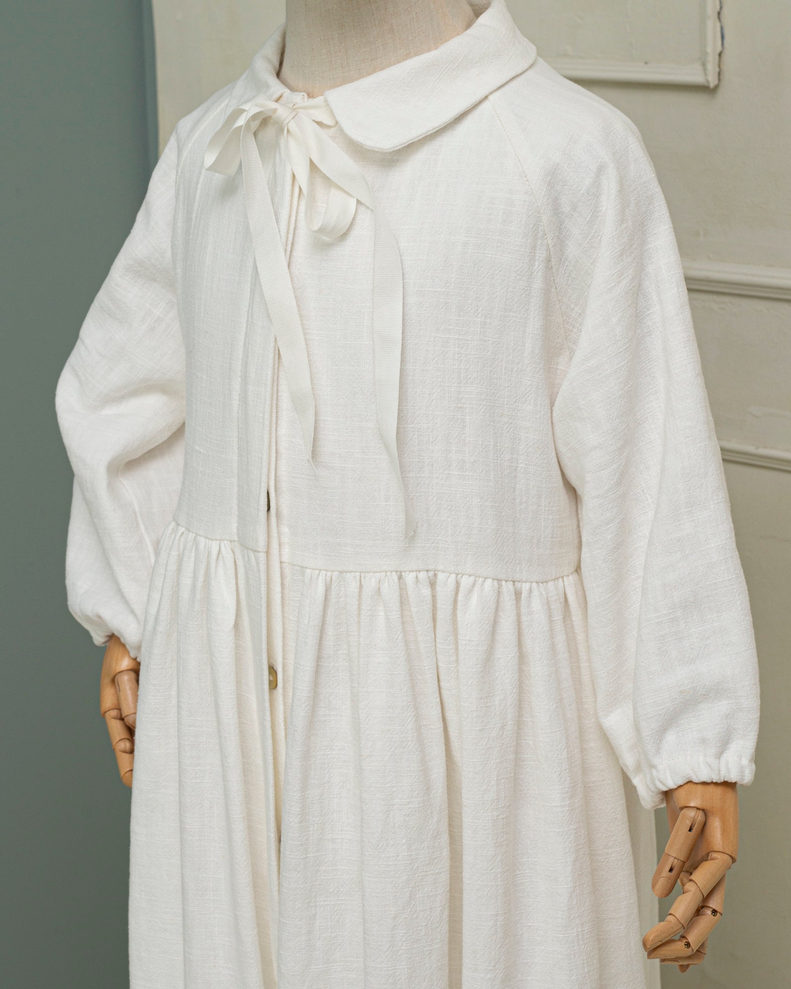 Vestido primera comunión de lino blanco Gemini de Cosmosophie