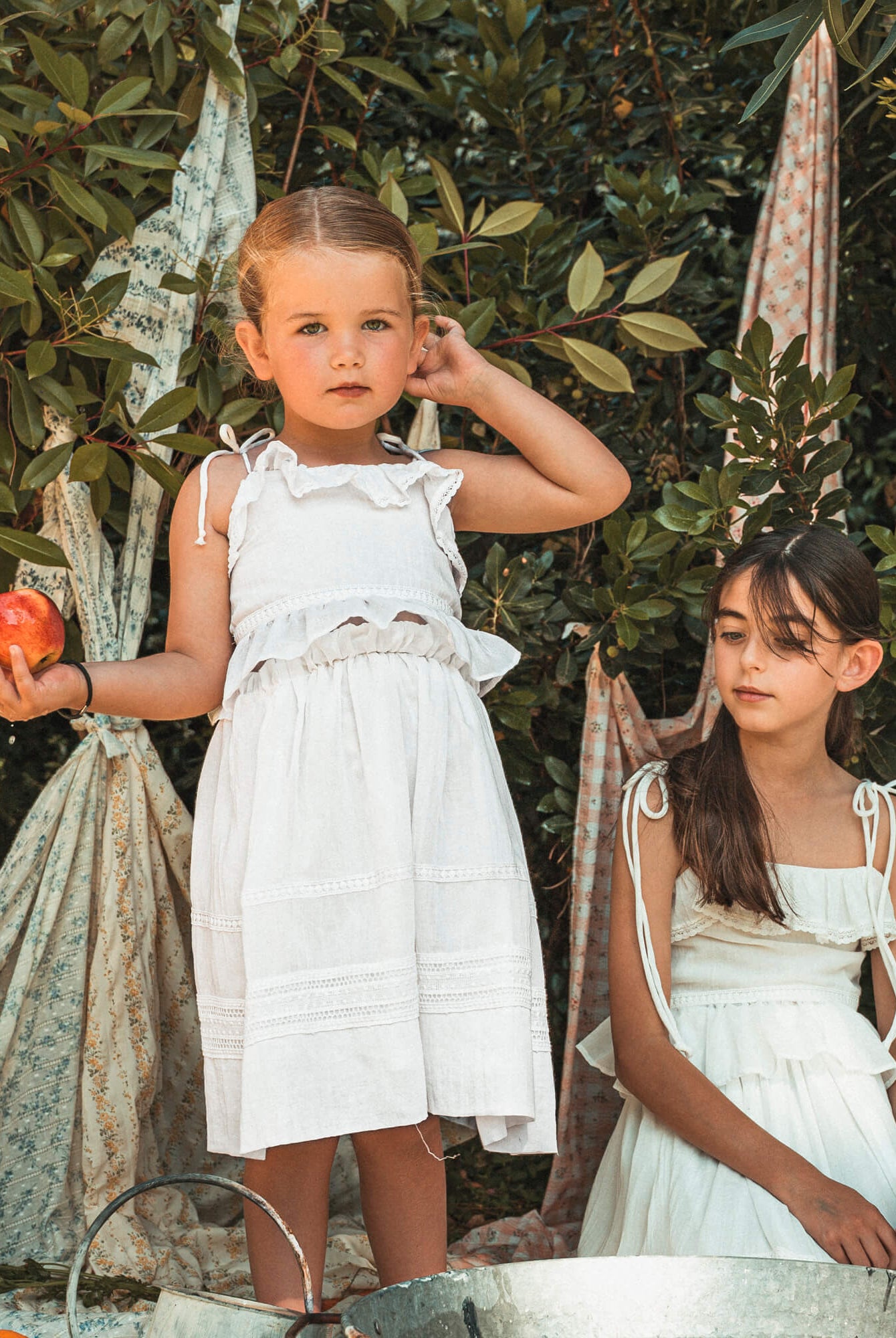 Conjunto falda y blusa en blanco con encaje guipur para niña cosmosophie