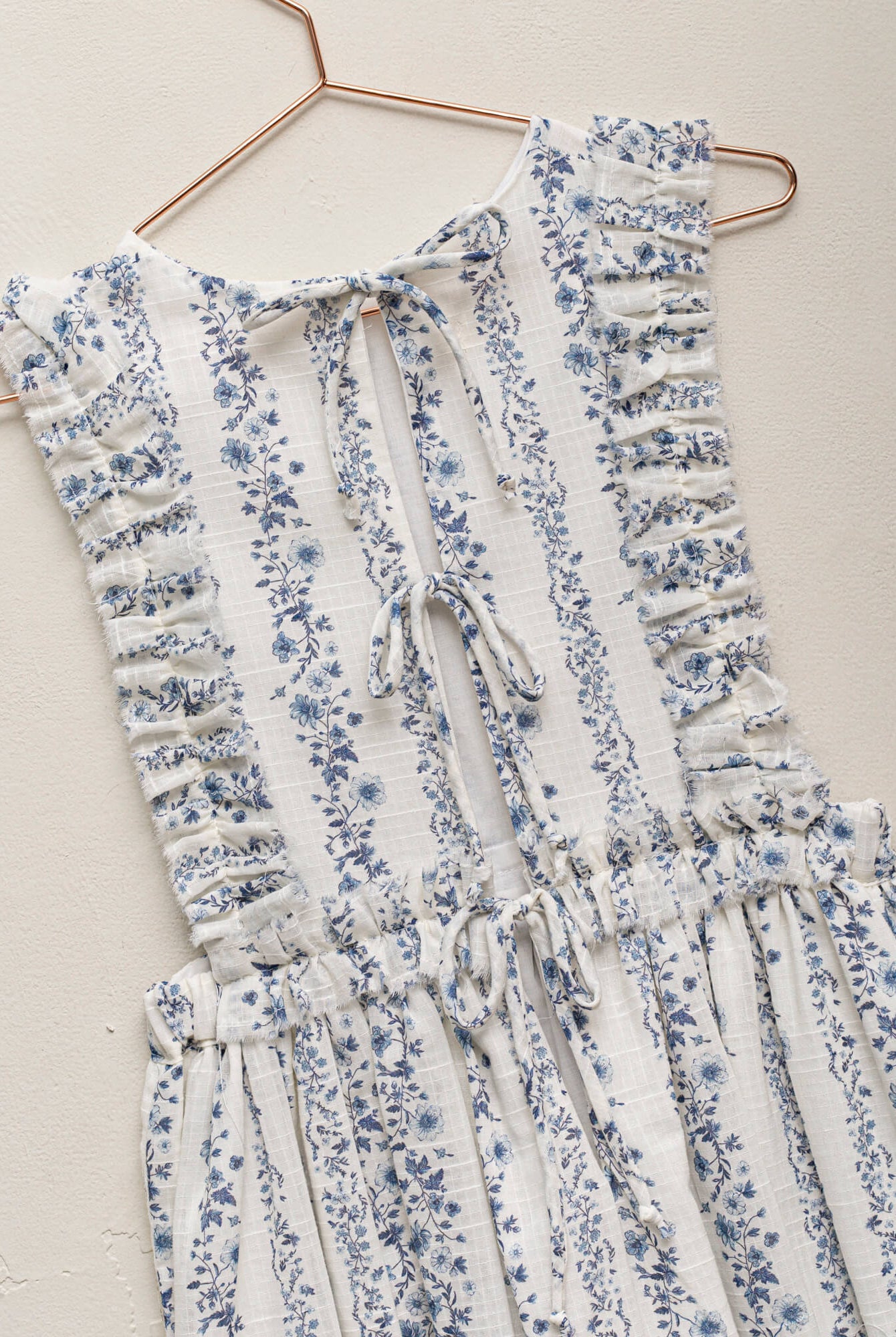 Pichi de flores con volantes en el pecho cosmosophie