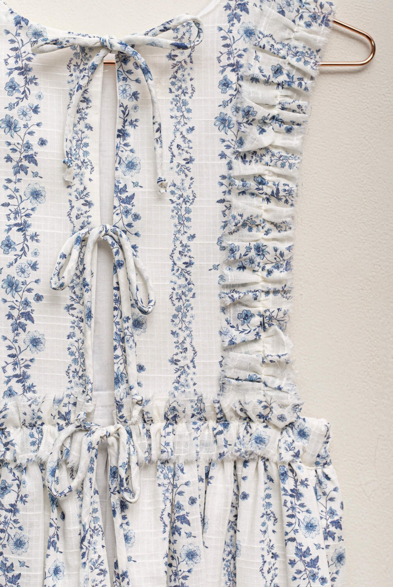 Pichi de flores con volantes en el pecho cosmosophie