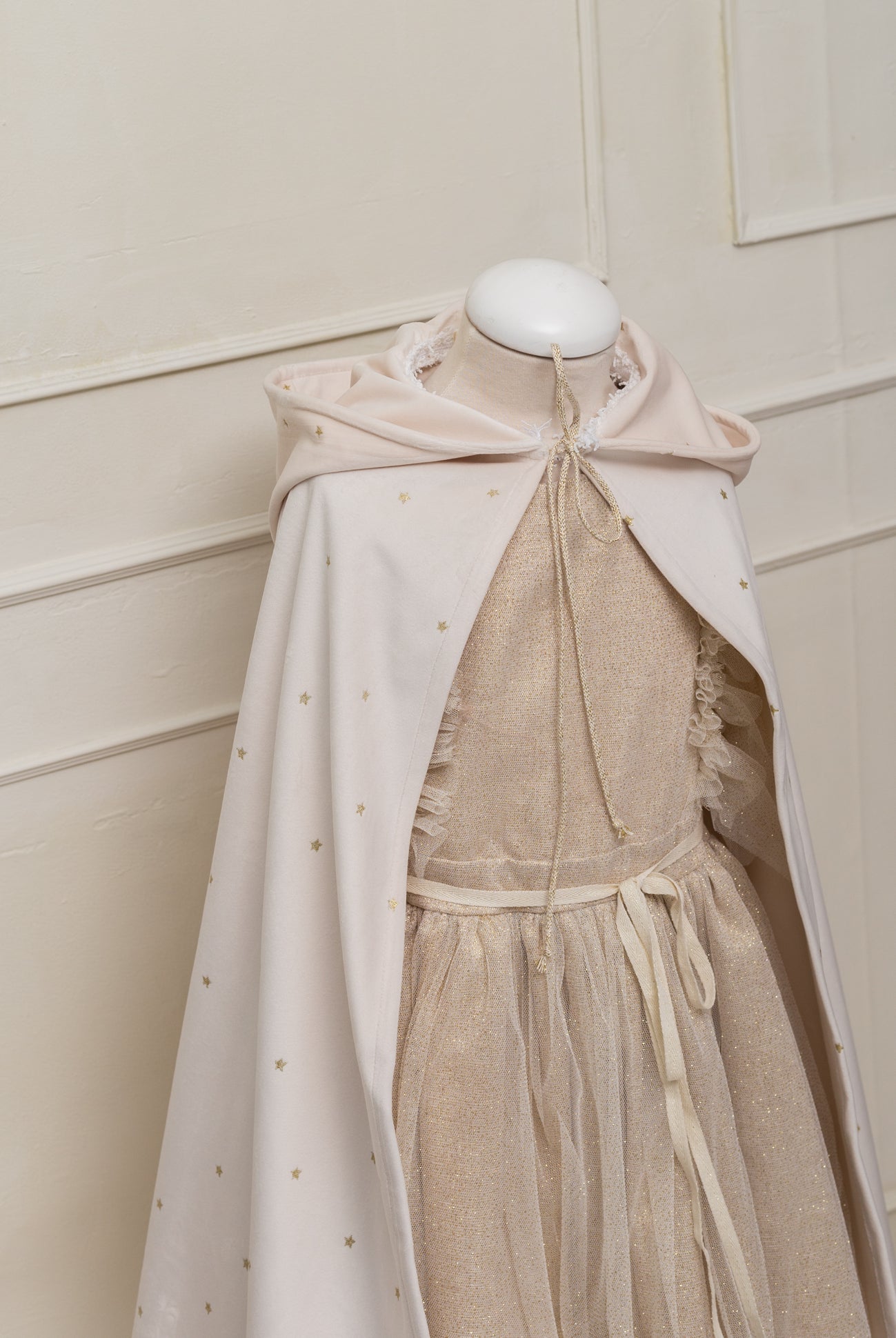 Disfraz capa de terciopelo con estrellas en Oro