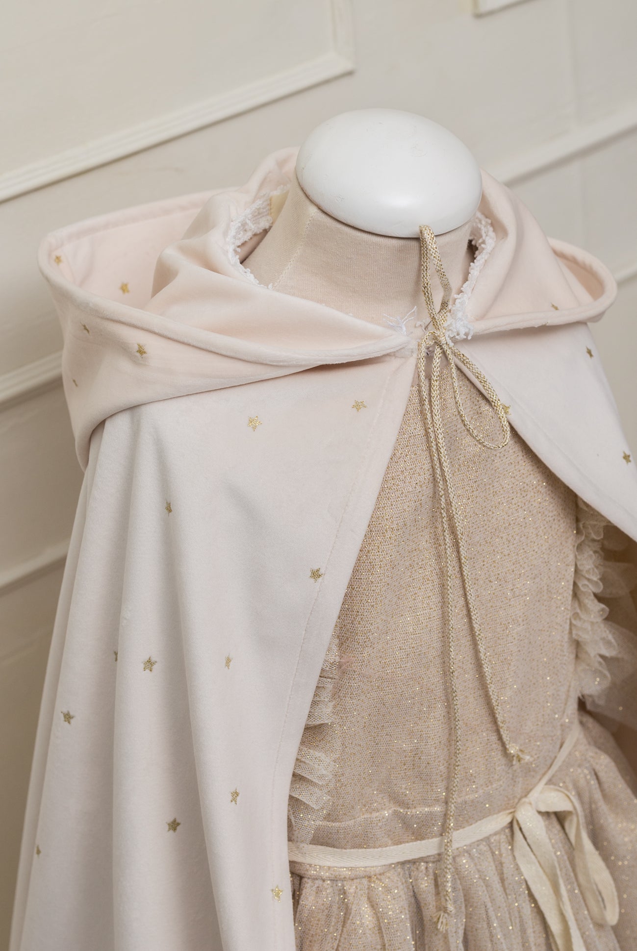 Disfraz capa de terciopelo con estrellas en Orov