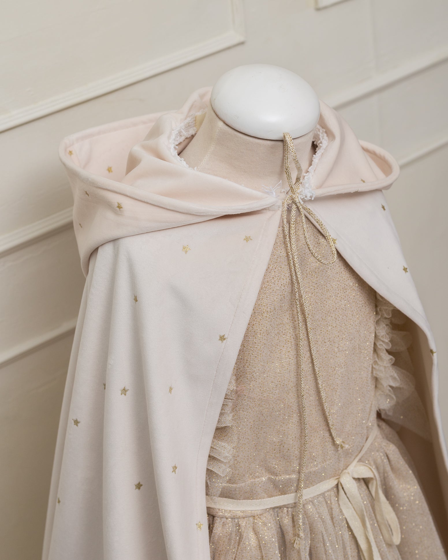 Disfraz capa de terciopelo con estrellas en Orov