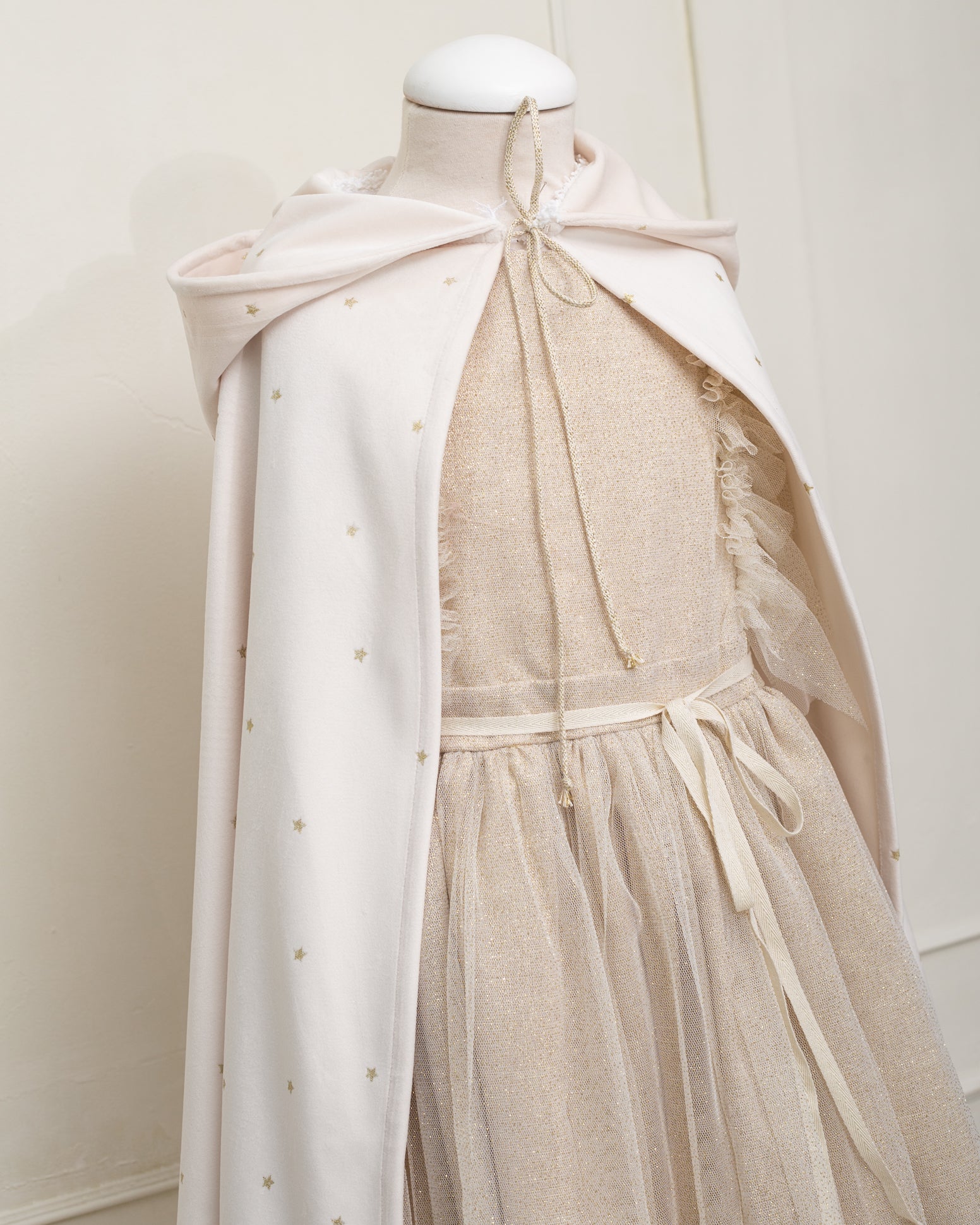 Disfraz capa de terciopelo con estrellas en Oro
