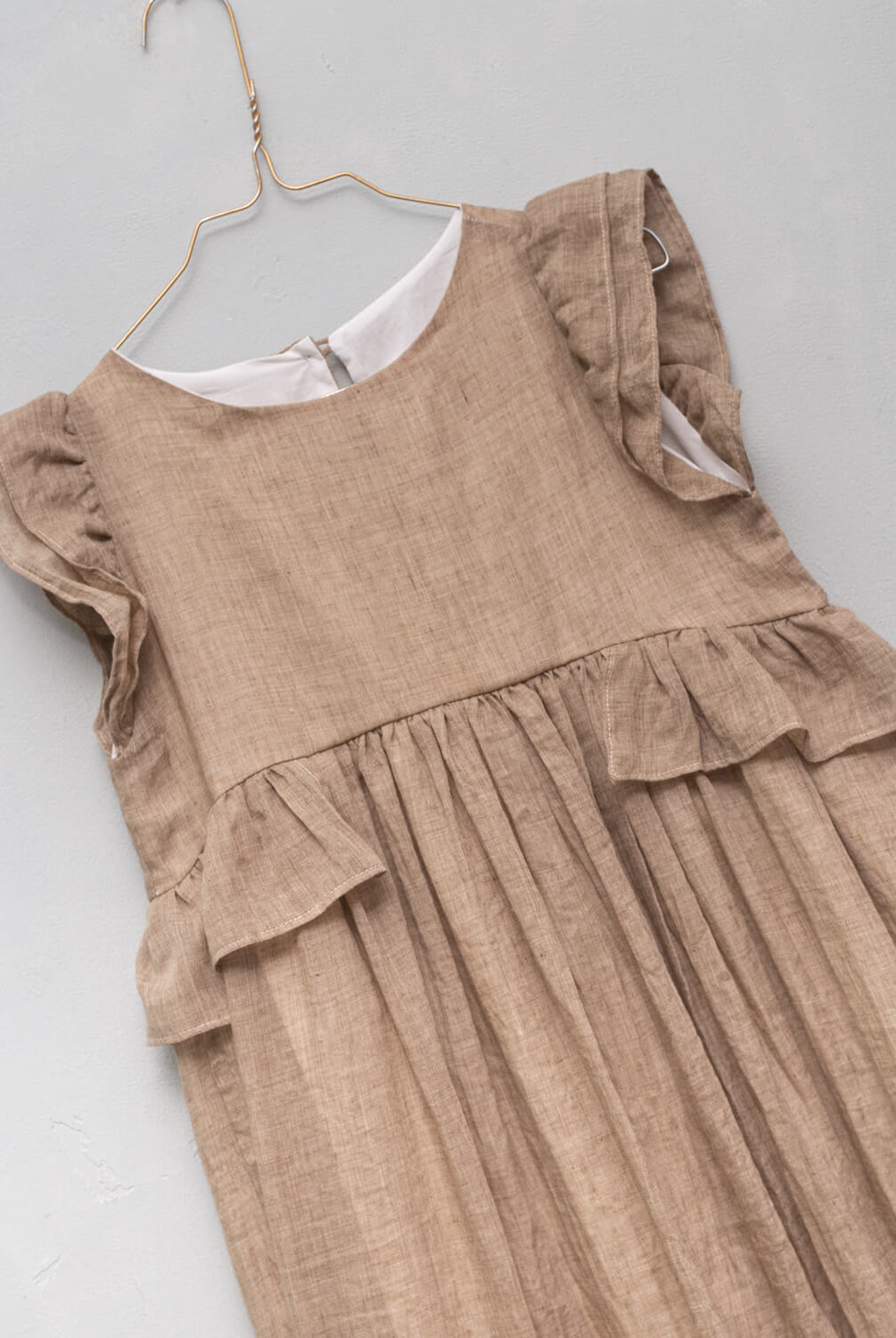 vestido de arras largo el color toffe lino para niñas Cosmosophie