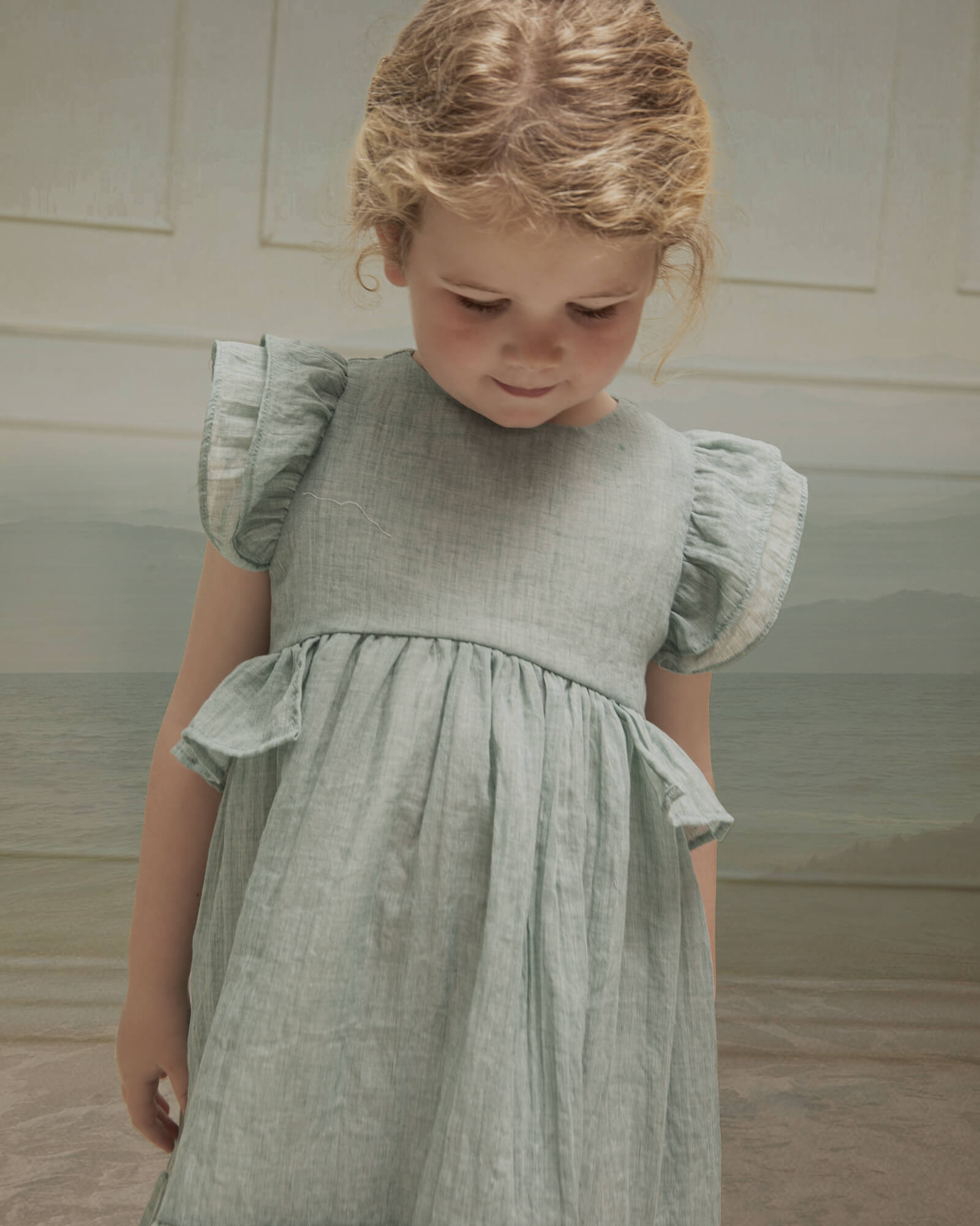 Traje de arras para niña largo en color verde Cosmosphie