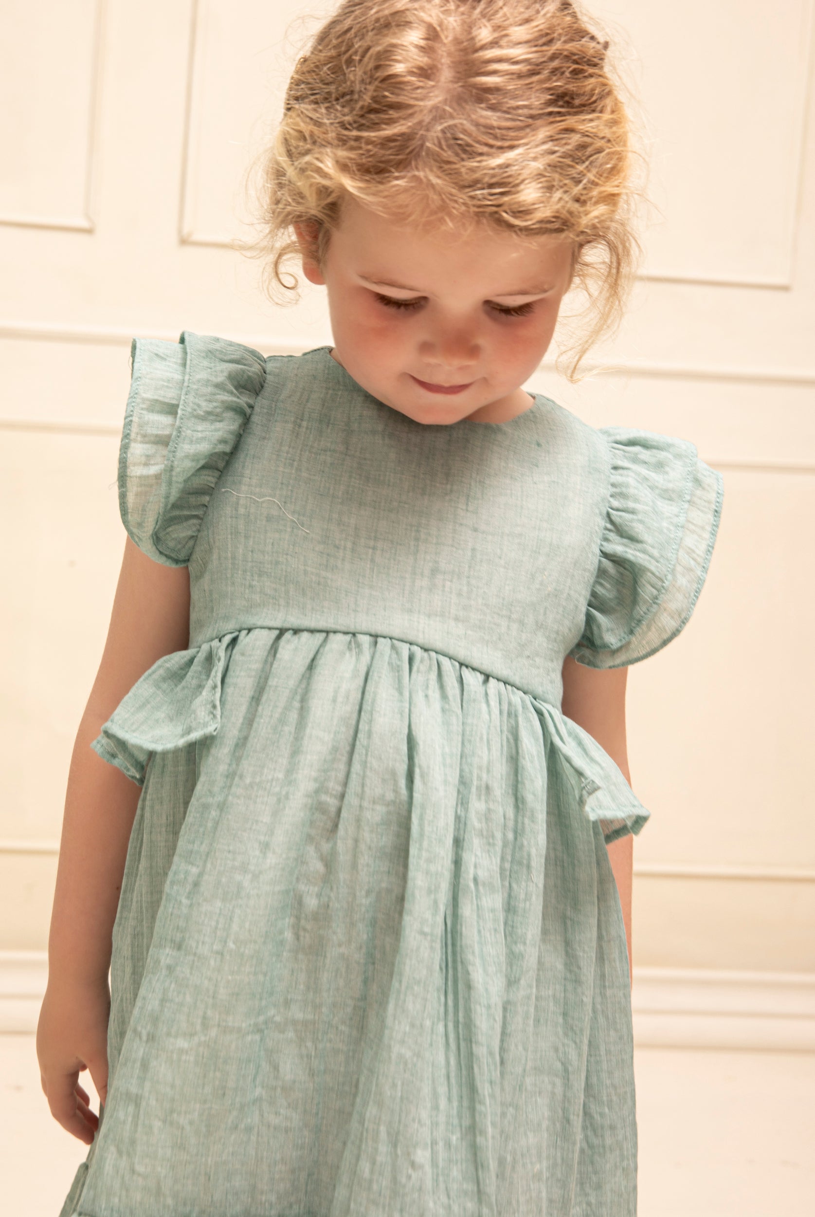 Traje de Arras verde agua Kanon de Cosmosophie.