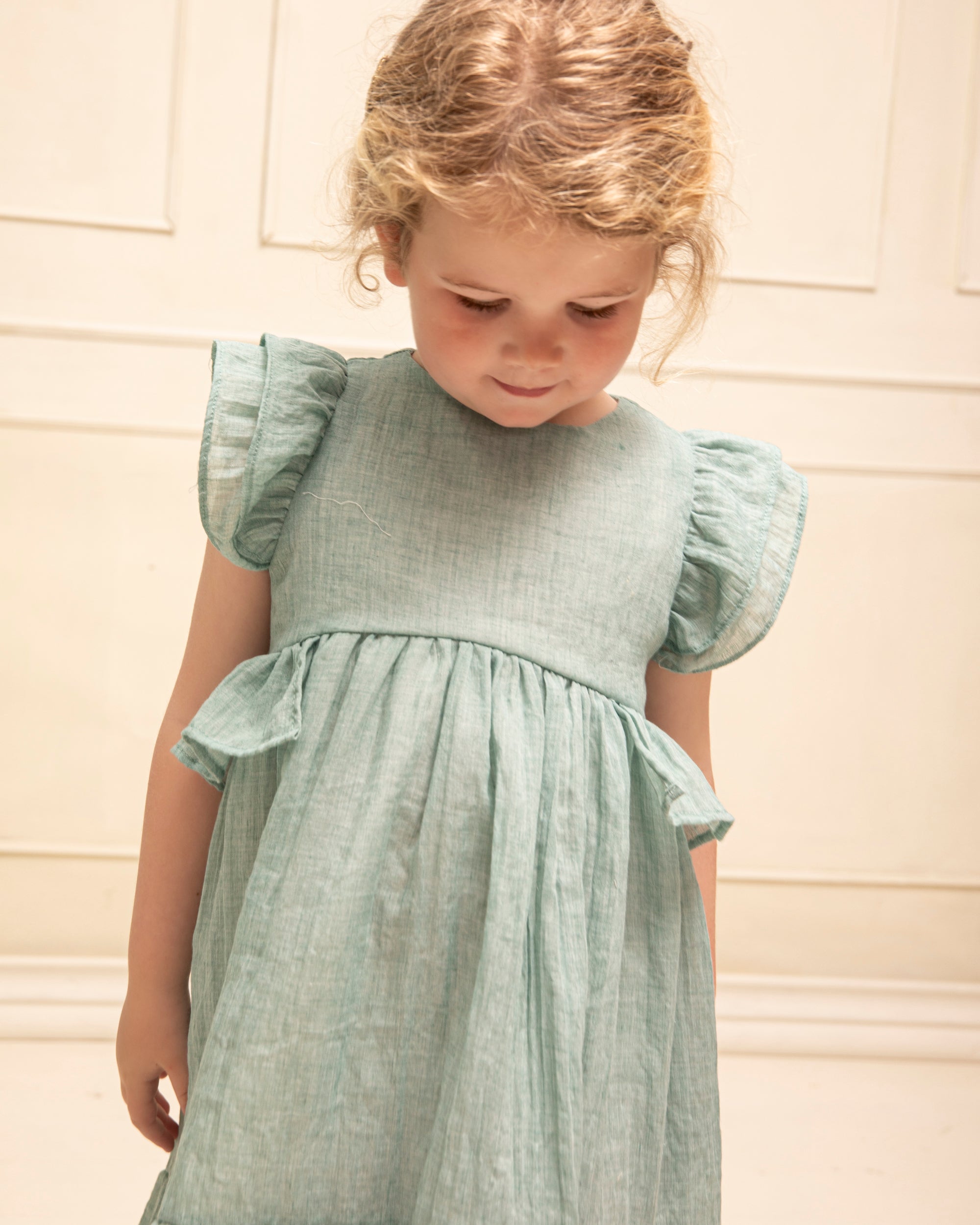 Traje de Arras verde agua Kanon de Cosmosophie.
