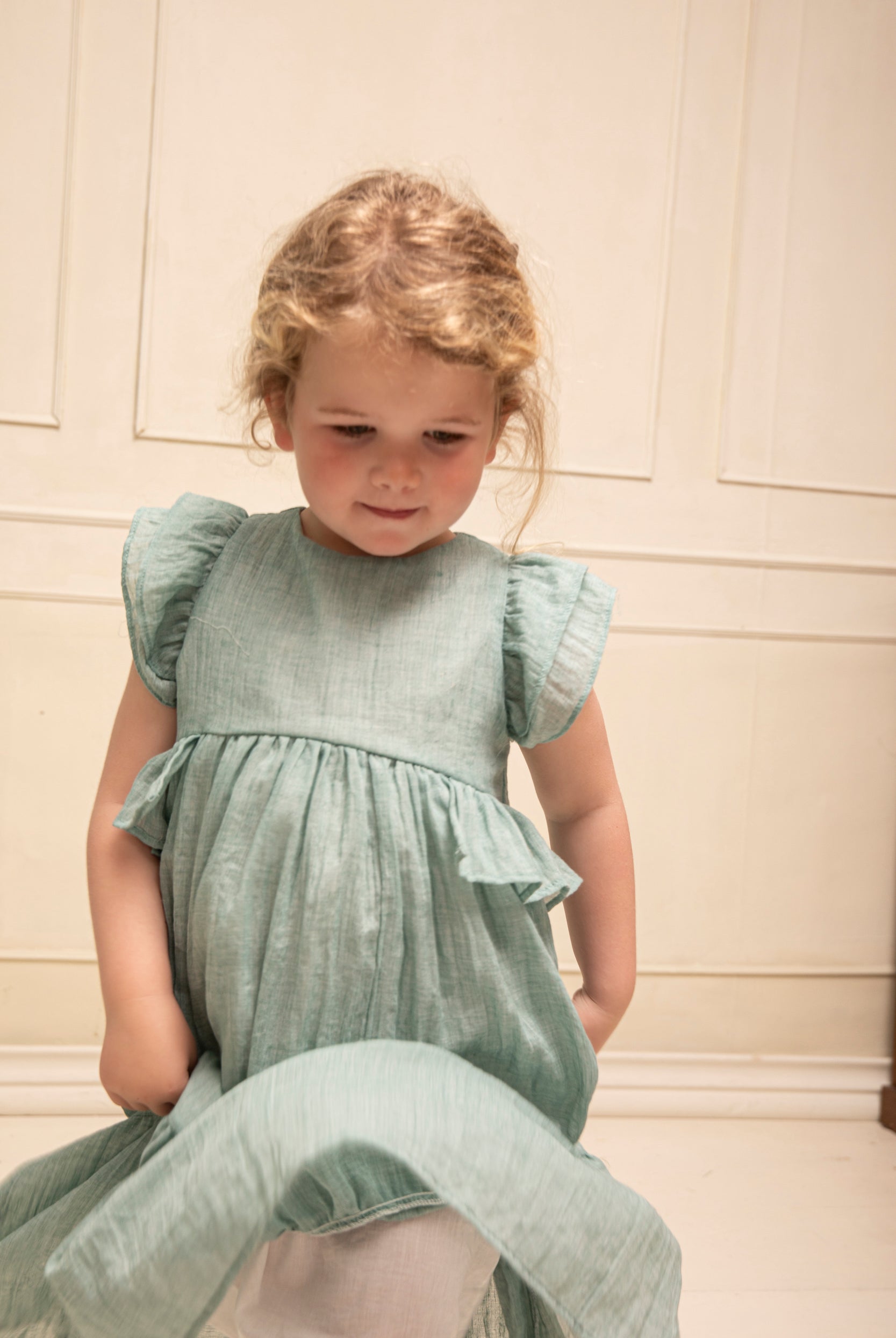 Traje de Arras verde agua Kanon de Cosmosophie.