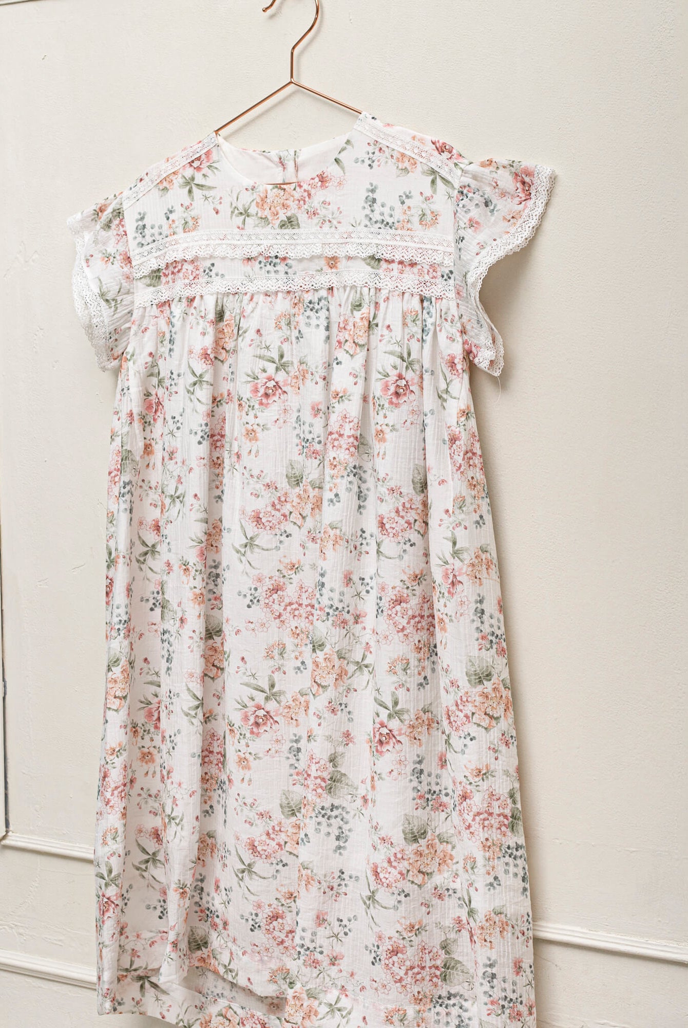 Vestido de flores para niña Cosmosophie