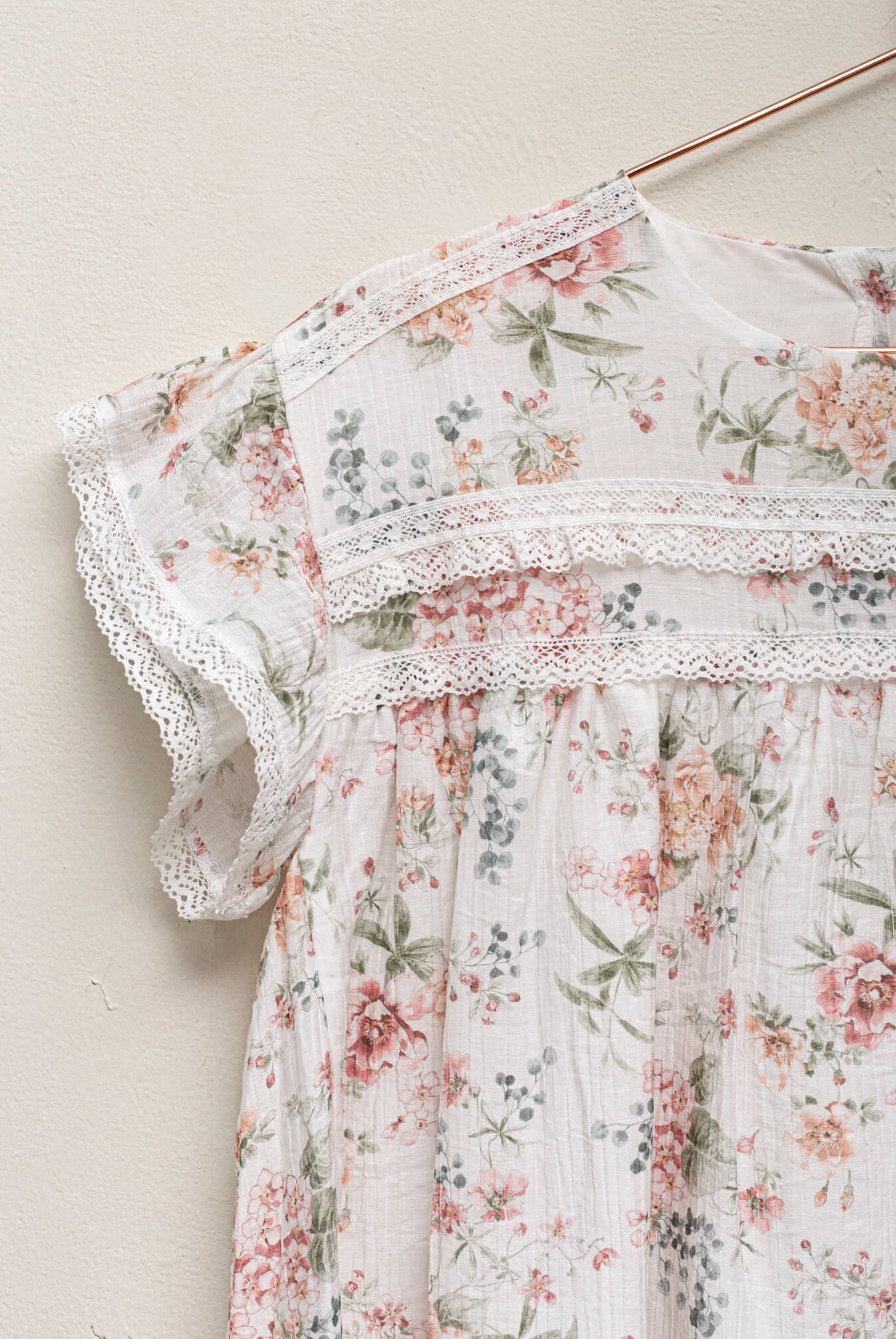 Vestido de flores para niña Cosmosophie