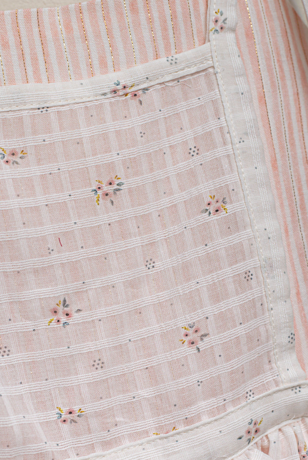 Vestido de tirantes Oz Rosa con Delantal de Flores