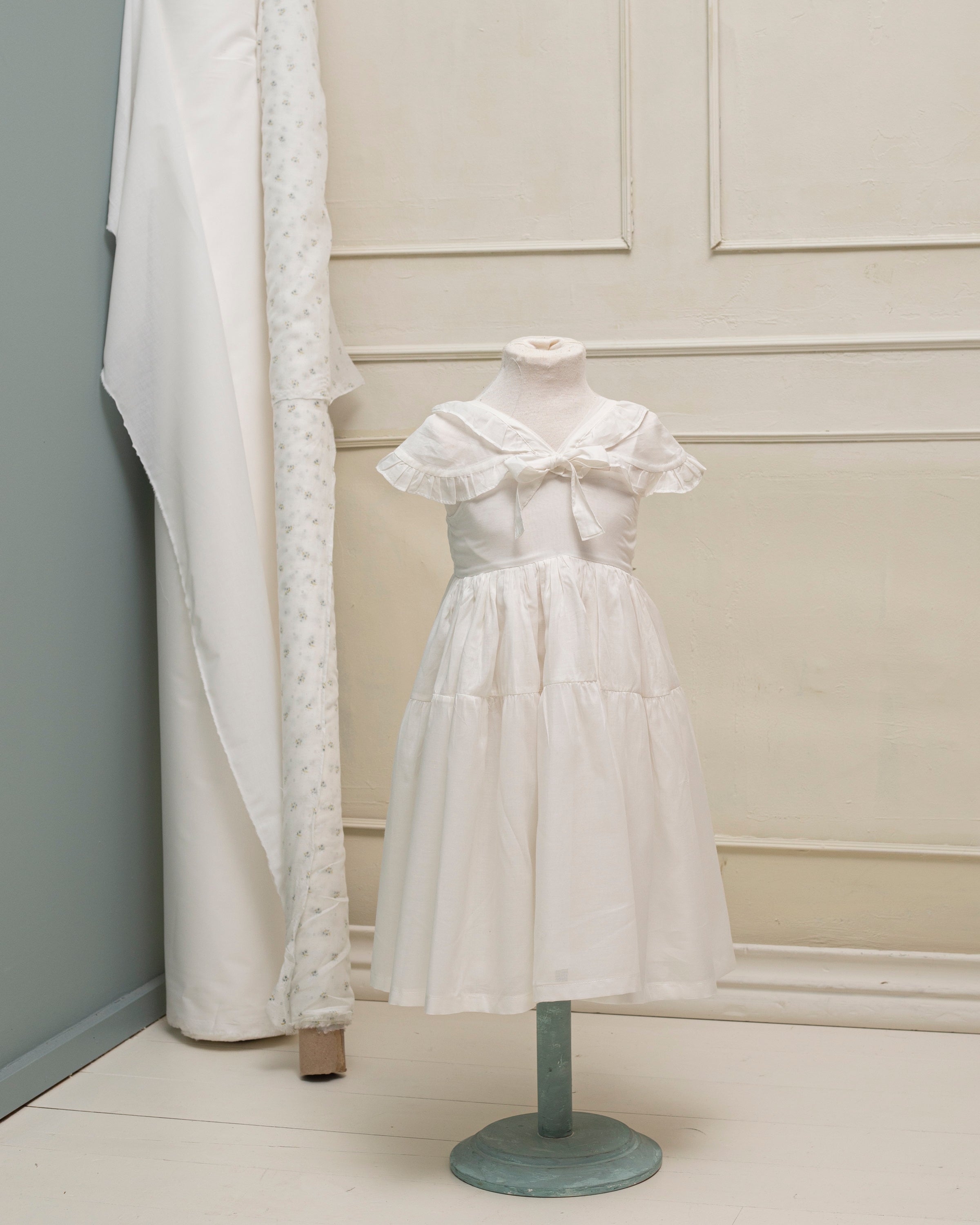 Traje de Arras en Blanco modelo Pepa de Cosmosophie