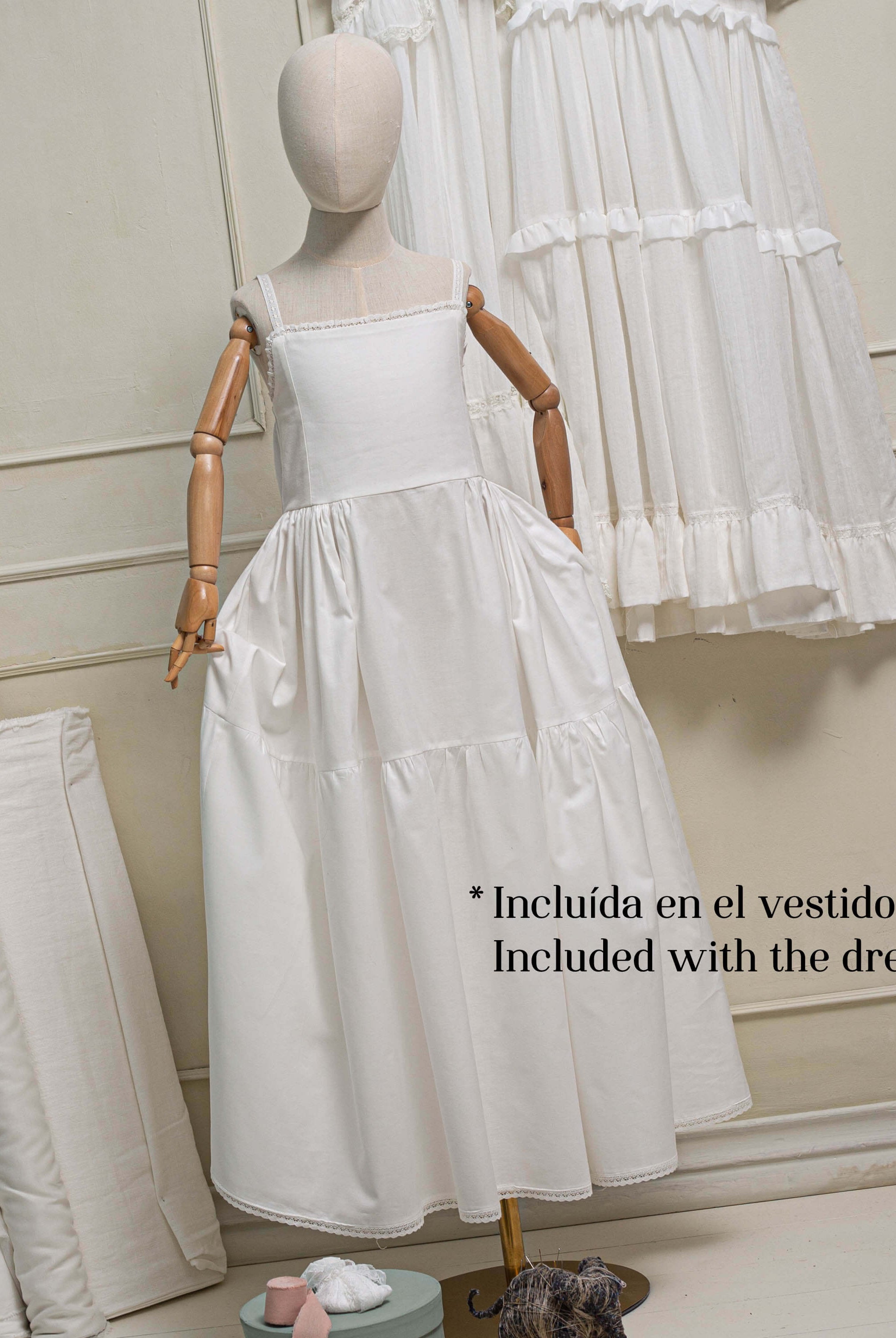 Vestido de comunión niña blanco modelo Gemini. Cosmosophie