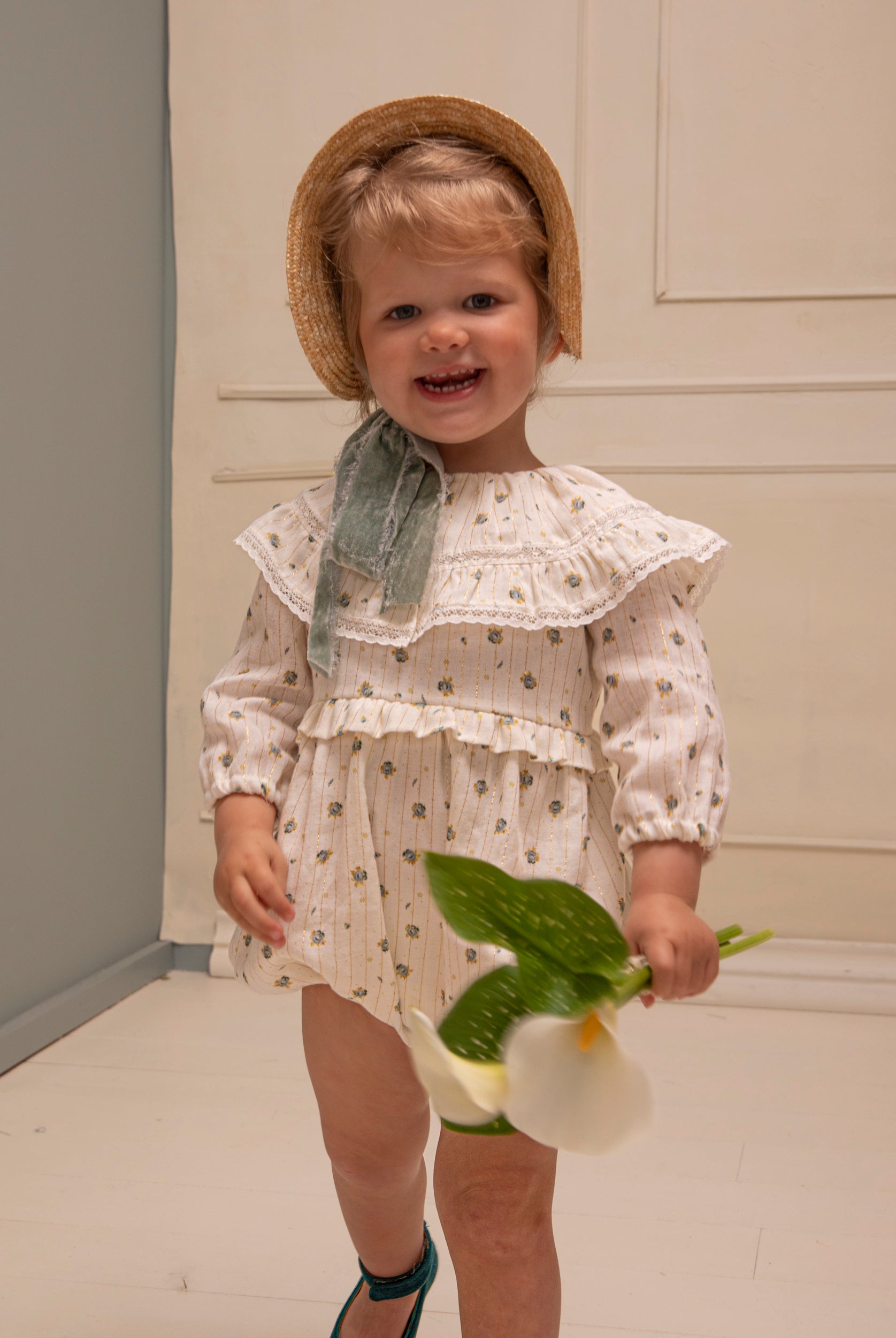 Ranita Arras de bebe de flores Cosmosophie