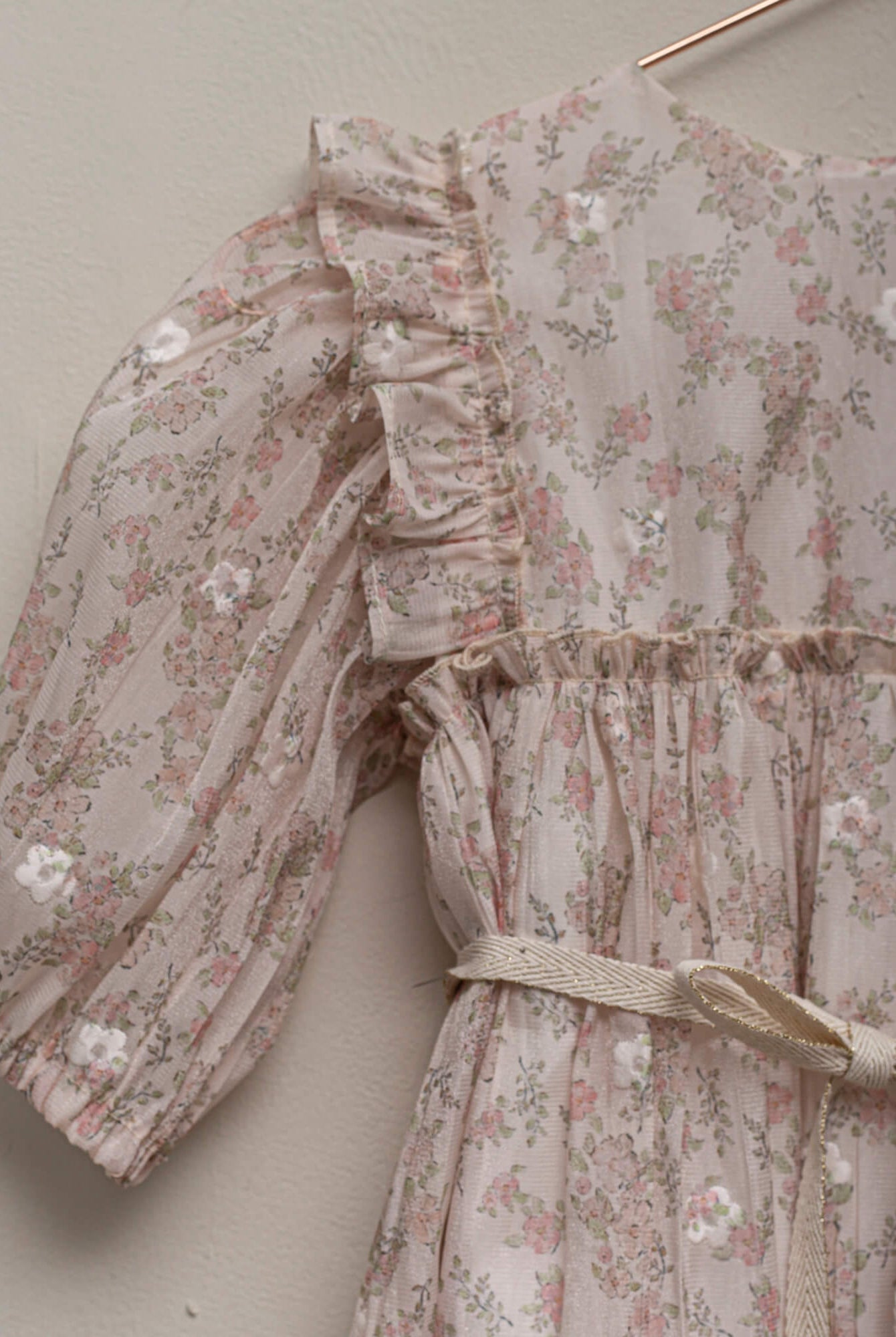 Vestido de flores rosa Cosmosophie