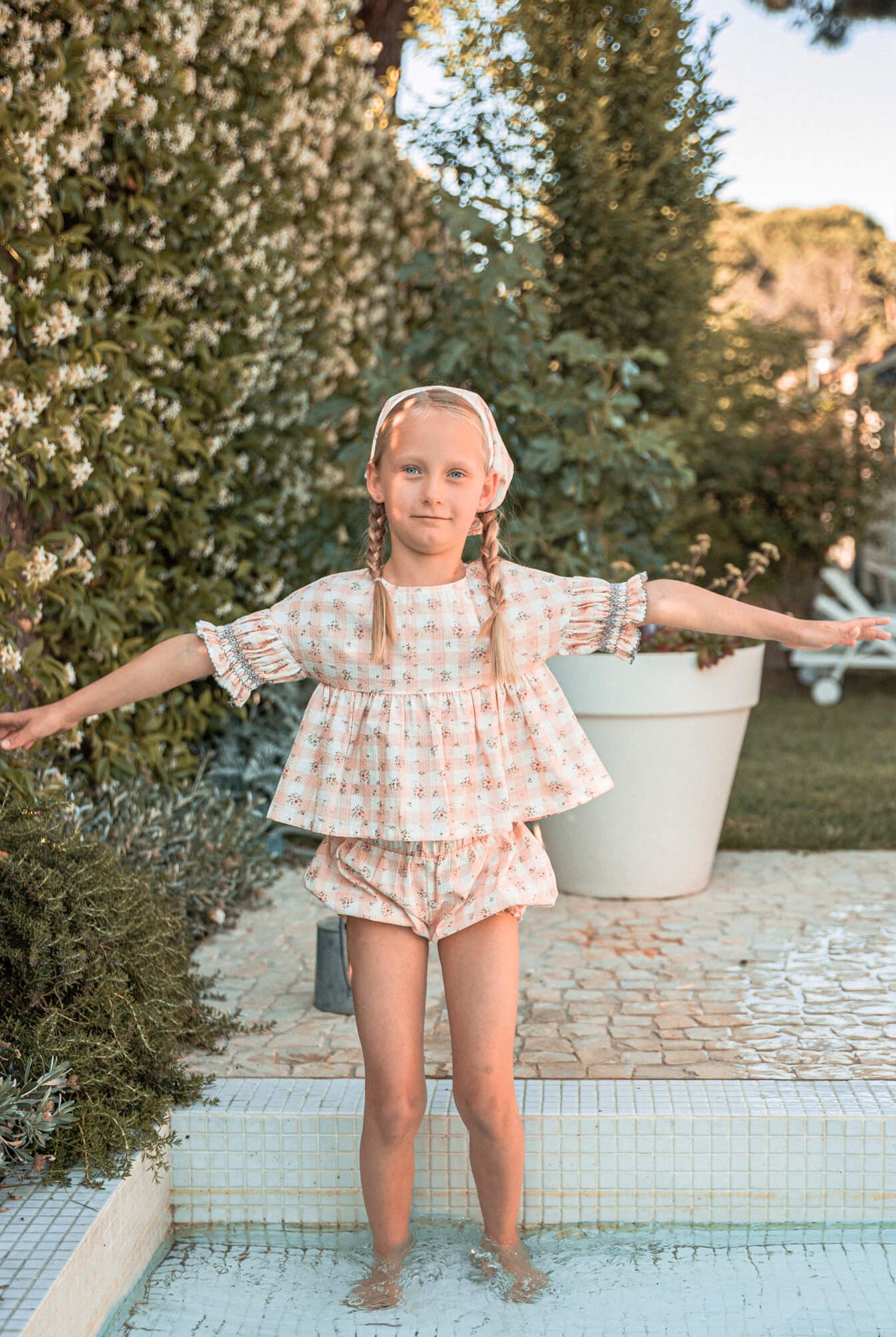 Conjunto blusa y bombacho en vichy rosa para niña Cosmosophie