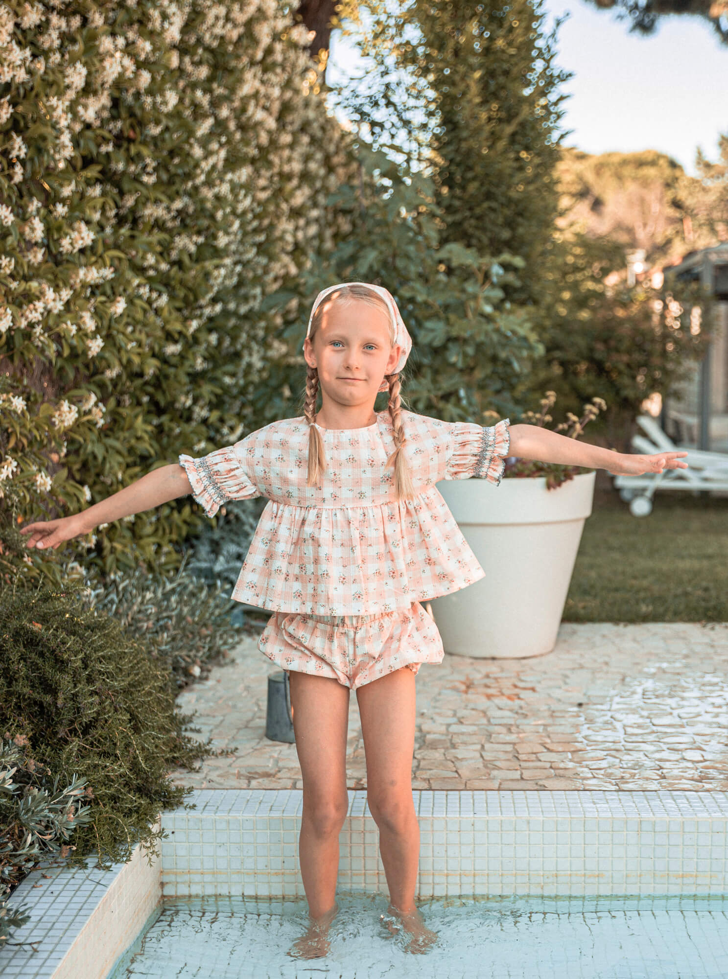 Conjunto blusa y bombacho en vichy rosa para niña Cosmosophie