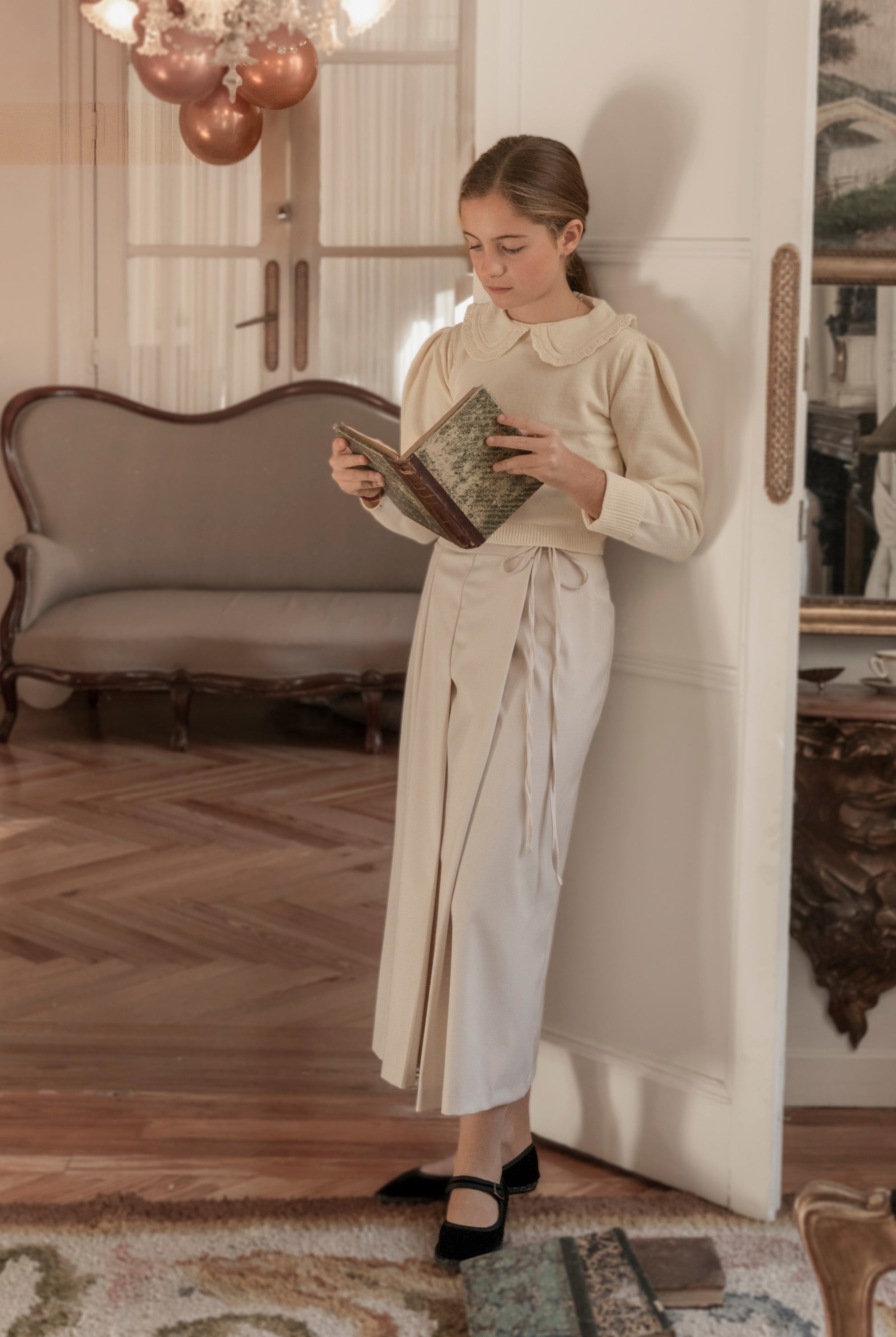 Falda beige plisada para adolescente