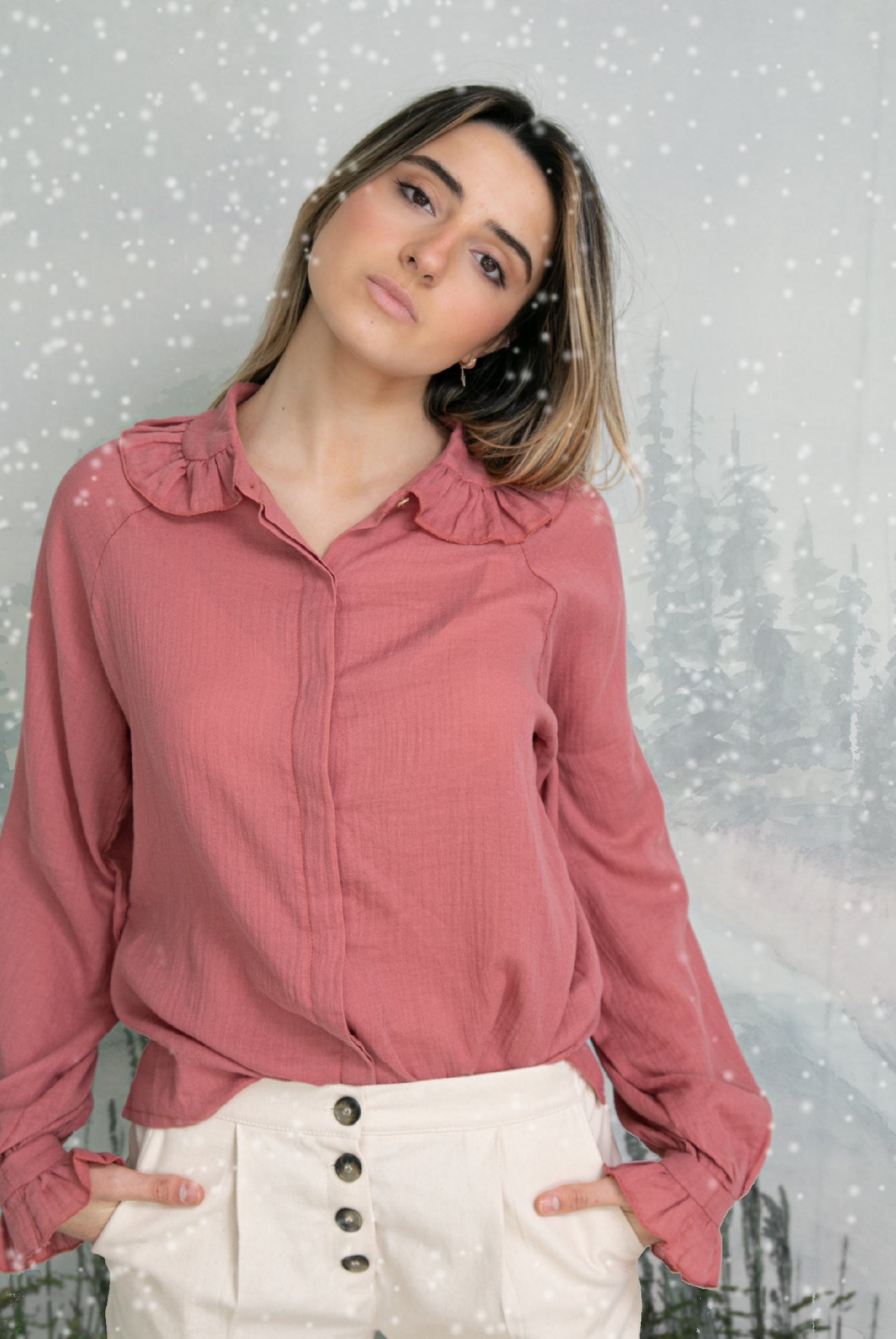 Lady Di Shirt, old fashioned vintage style cotton. Peter pan collar.