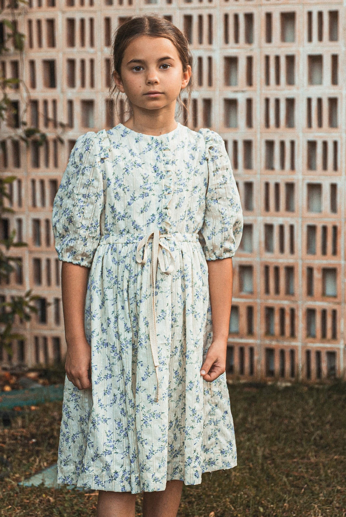 Vestido bordado de flores azules cosmosophie