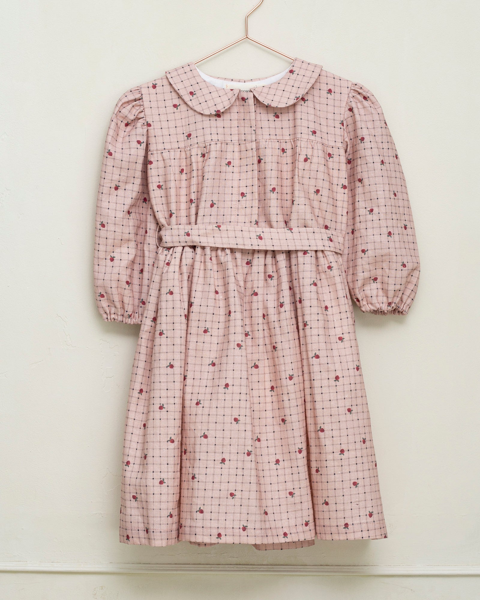 Vestido vichy rosa con fresas Chaumont de Cosmosophie