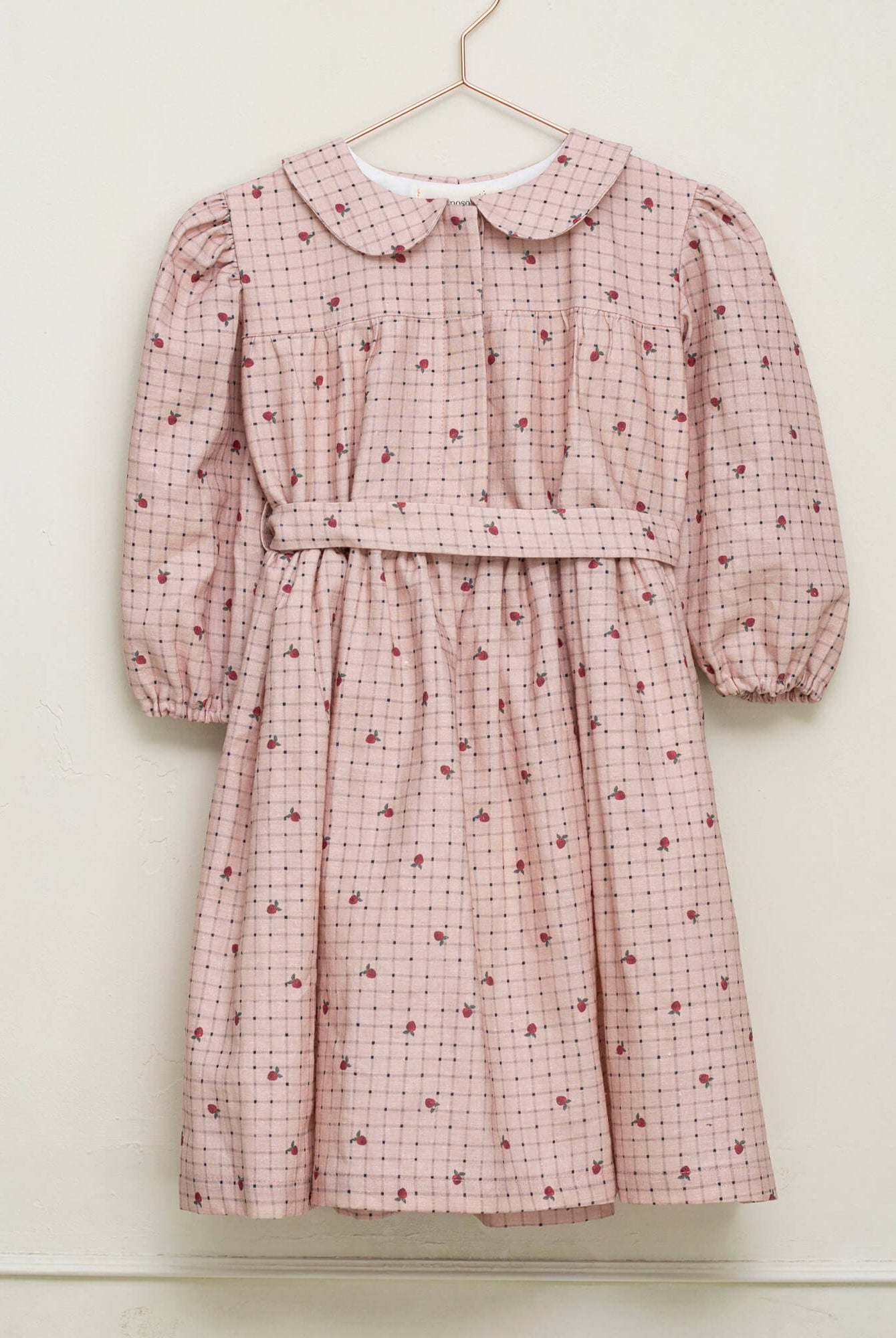 Vestido vichy rosa con fresas Chaumont de Cosmosophie