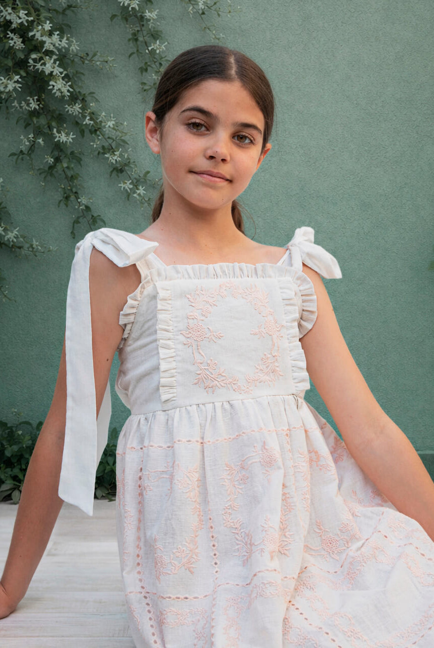 Vestido de tirantes Dune Blanco con bordados rosas para arras Cosmosophie