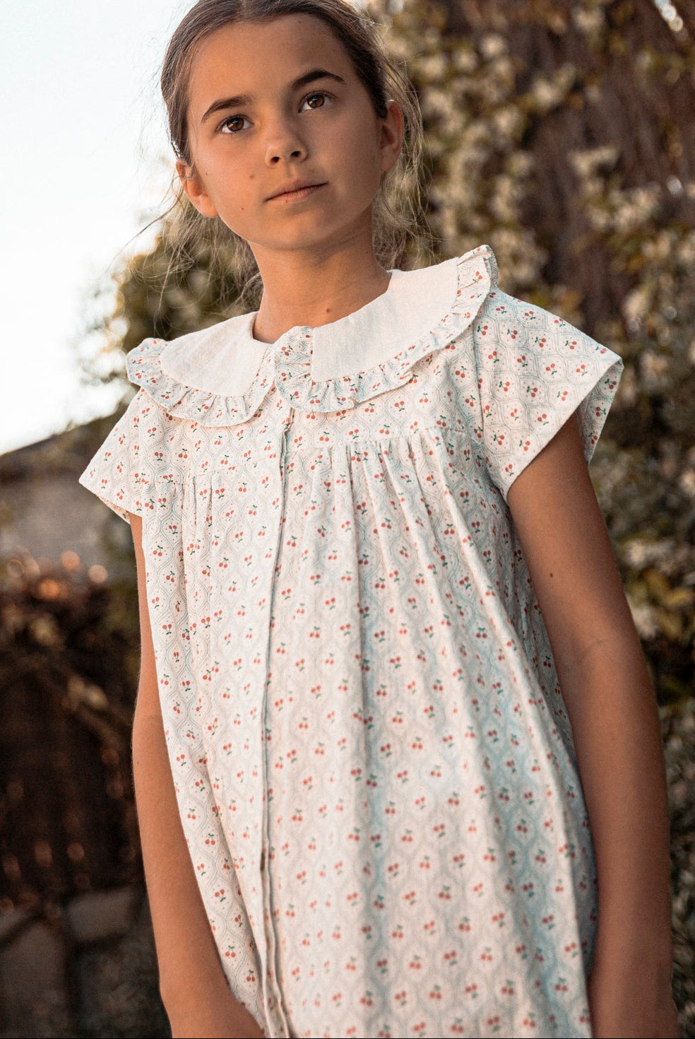 Vestido con estampado cerezas Cosmosophie