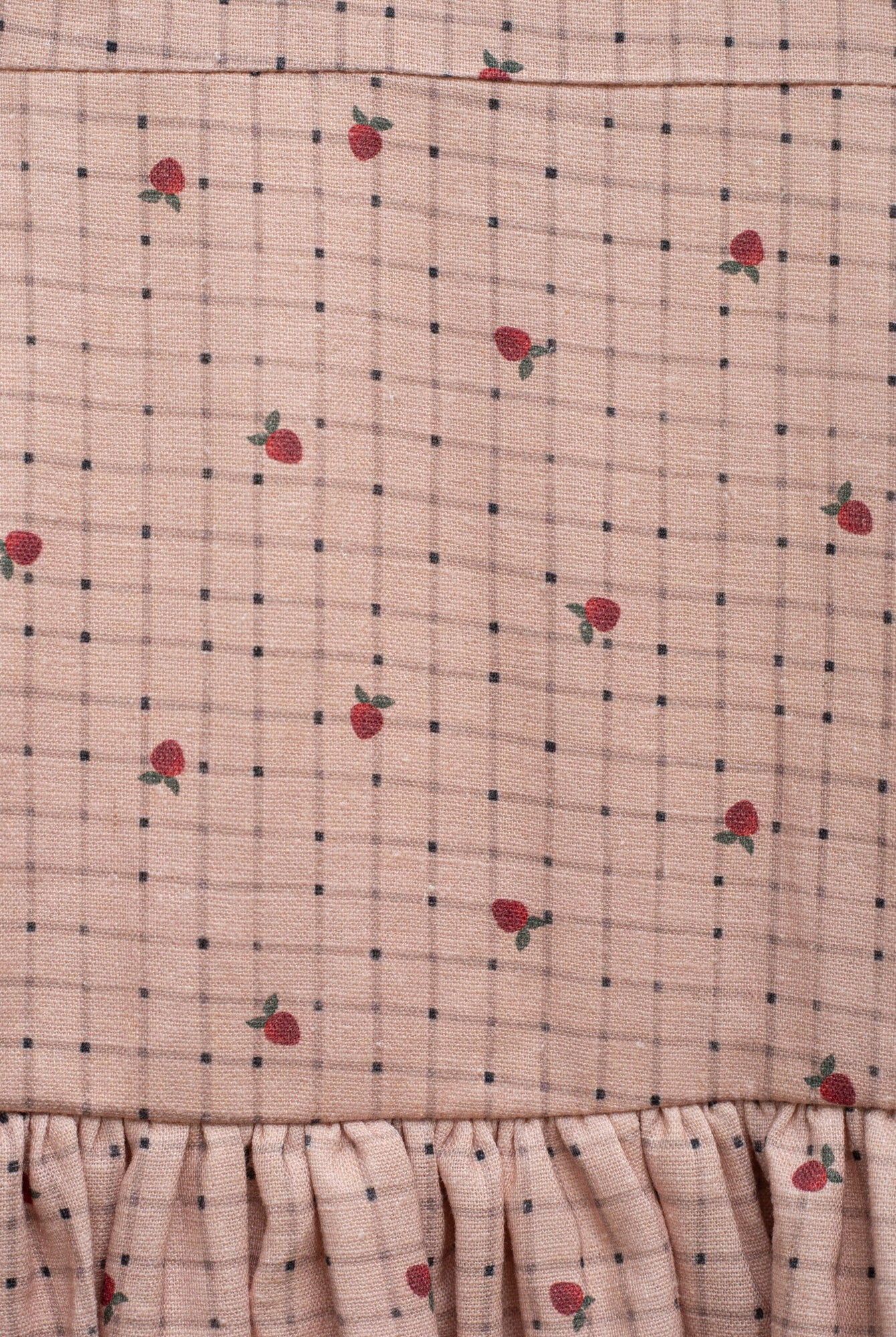 Vestido vichy rosa con fresas modelo Fiona de Cosmosophie